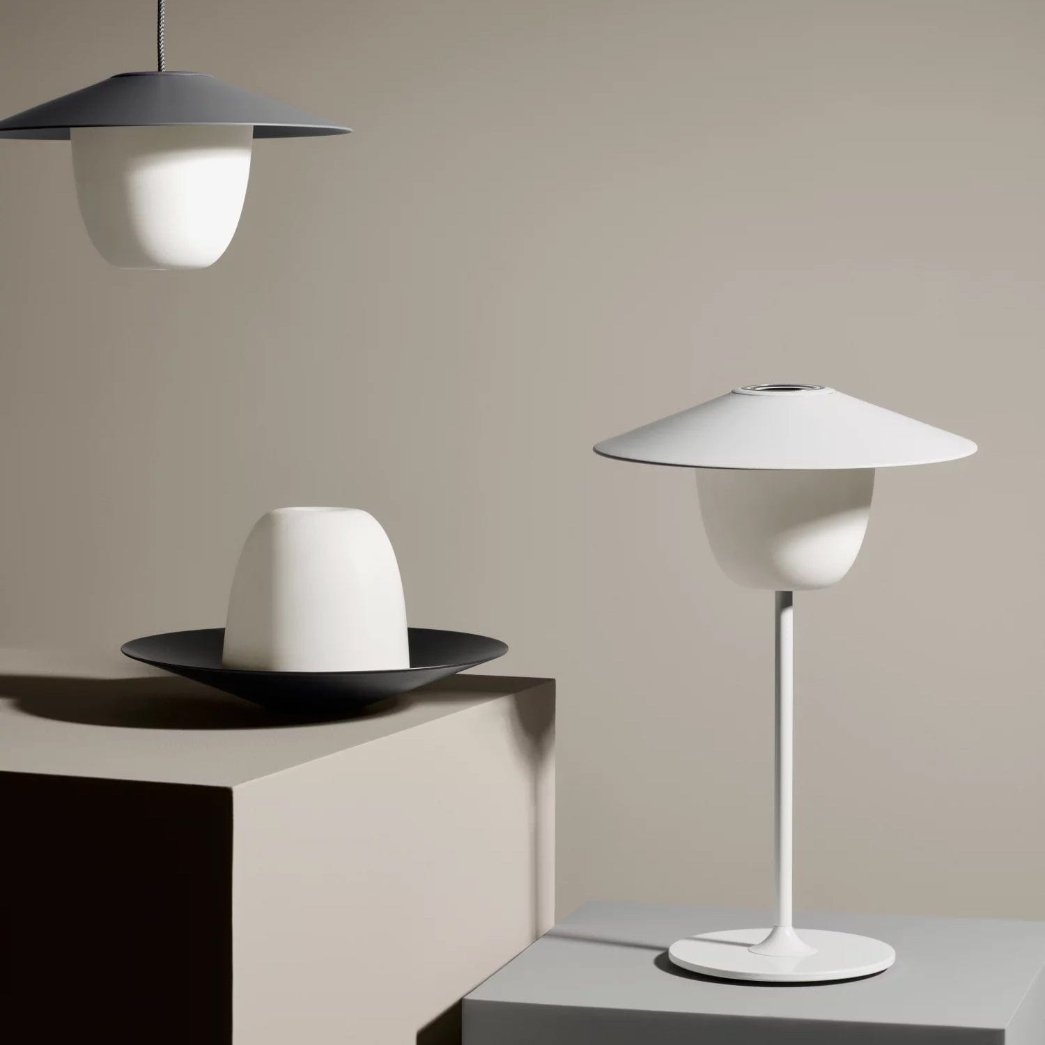 LED-Gartenlaterne ANI indoor & outdoor zum Hängen oder Stellen - warm grey