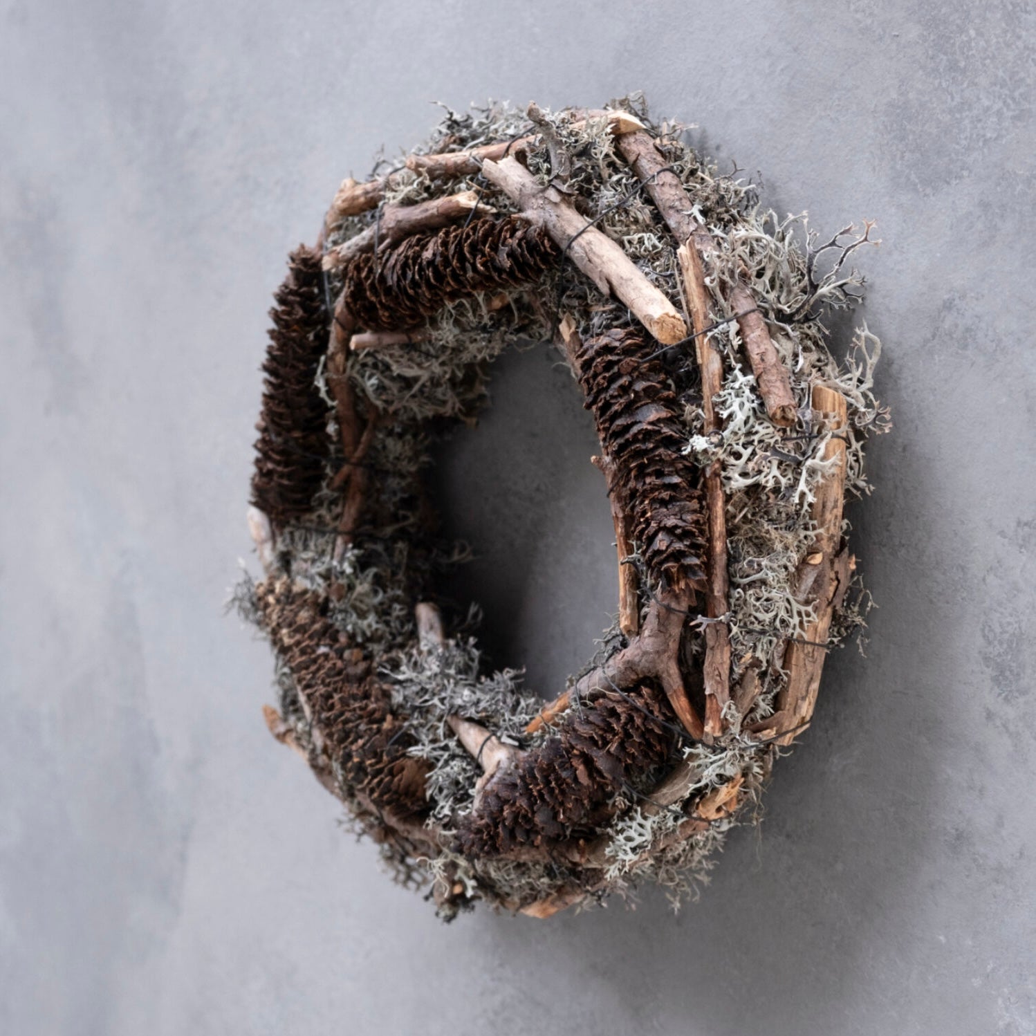 Kranz Zapfen & Äste - grau braun