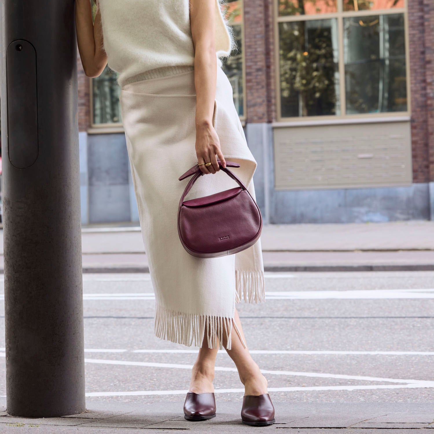Coco Croissant Tasche - Dark Cherry