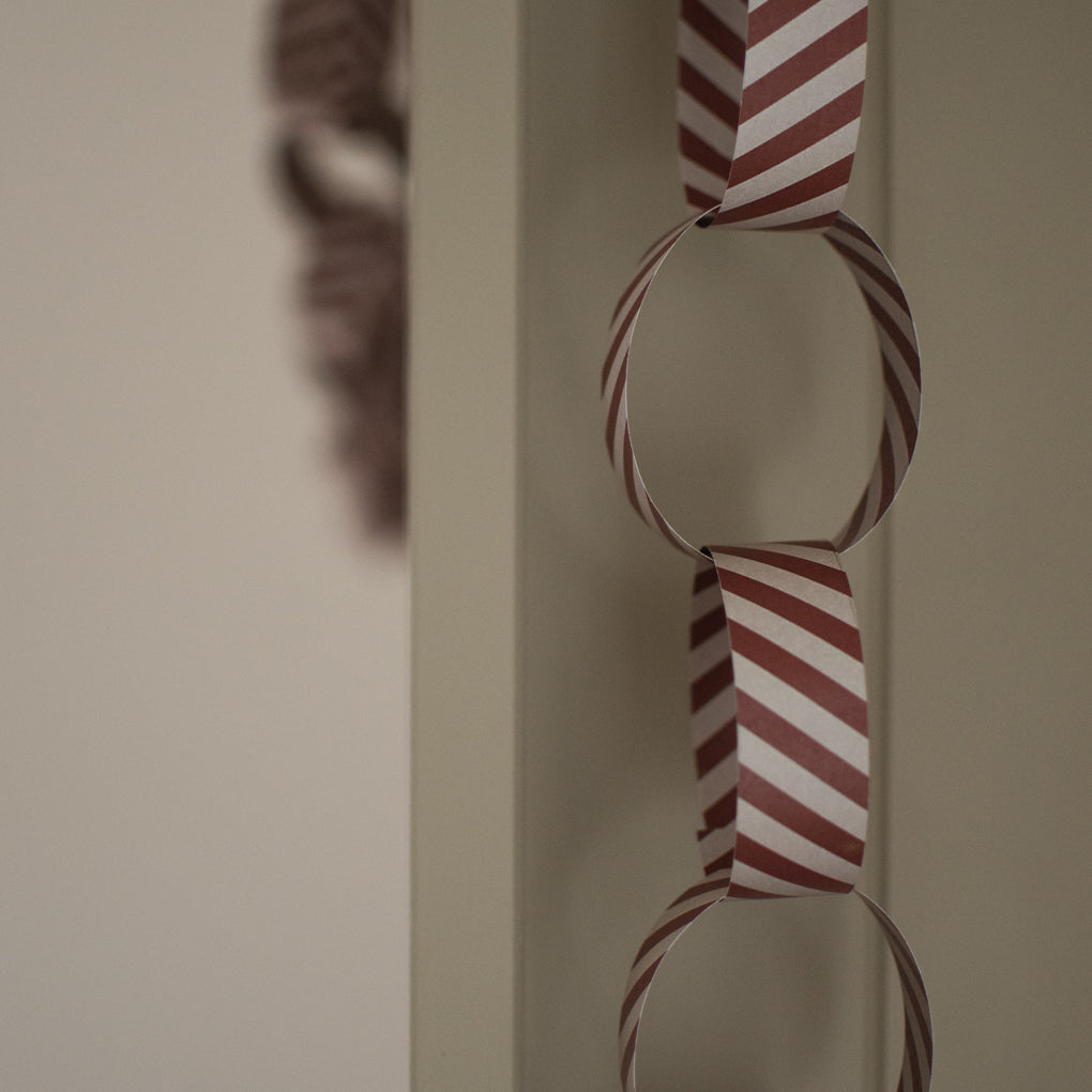 Papiergirlande Stripe - rot weiß