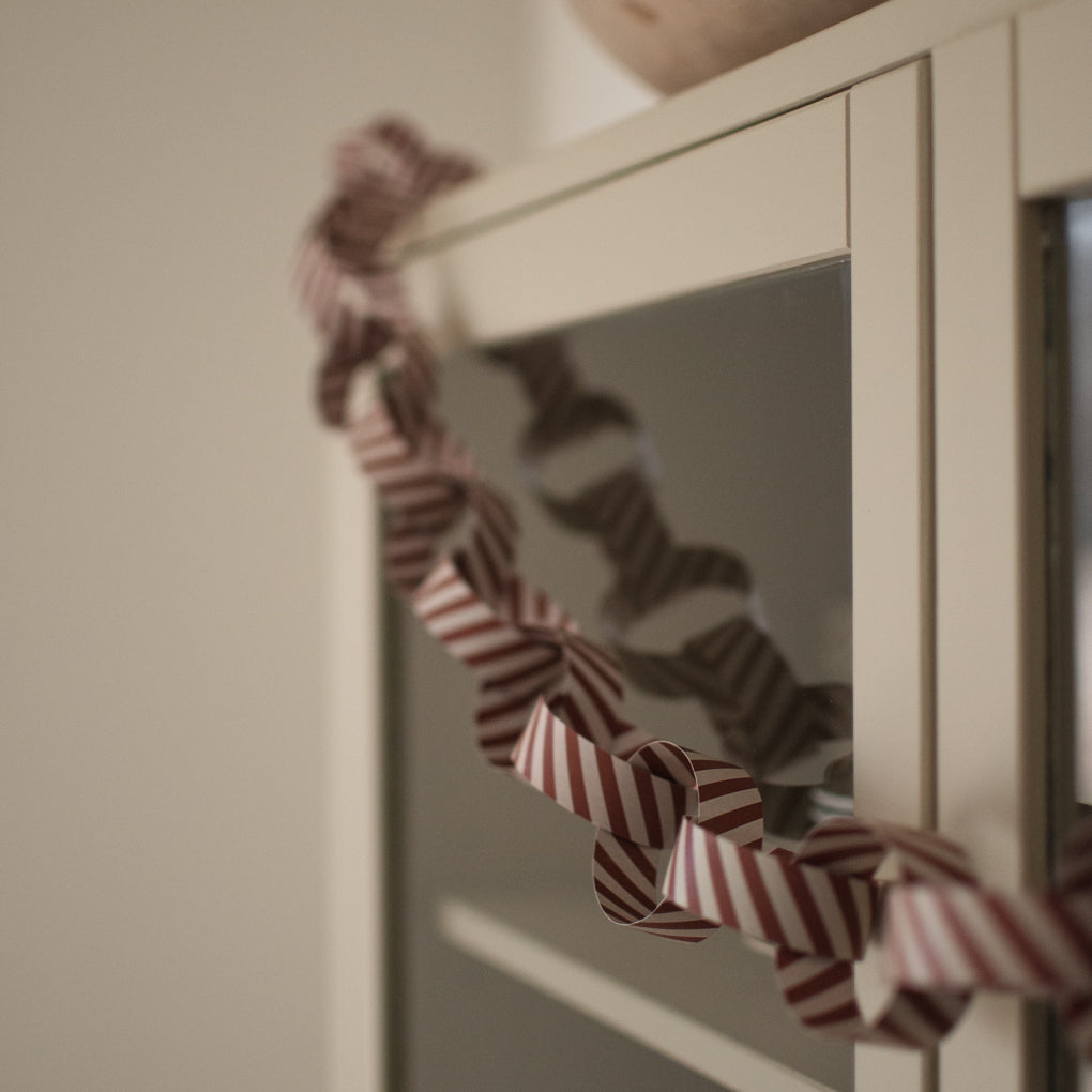 Papiergirlande Stripe - rot weiß
