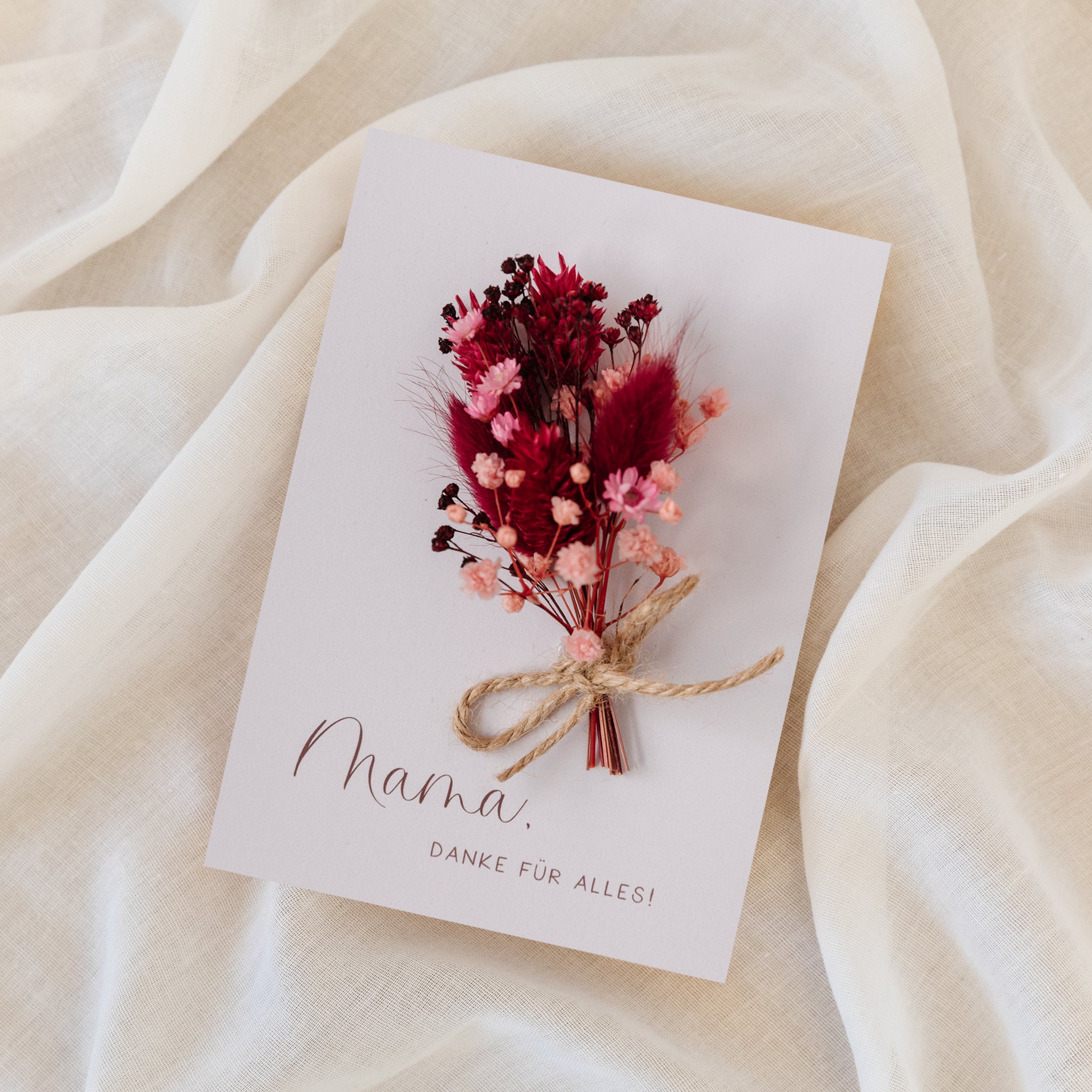 Muttertagskarte mit Trockenblumen - rot
