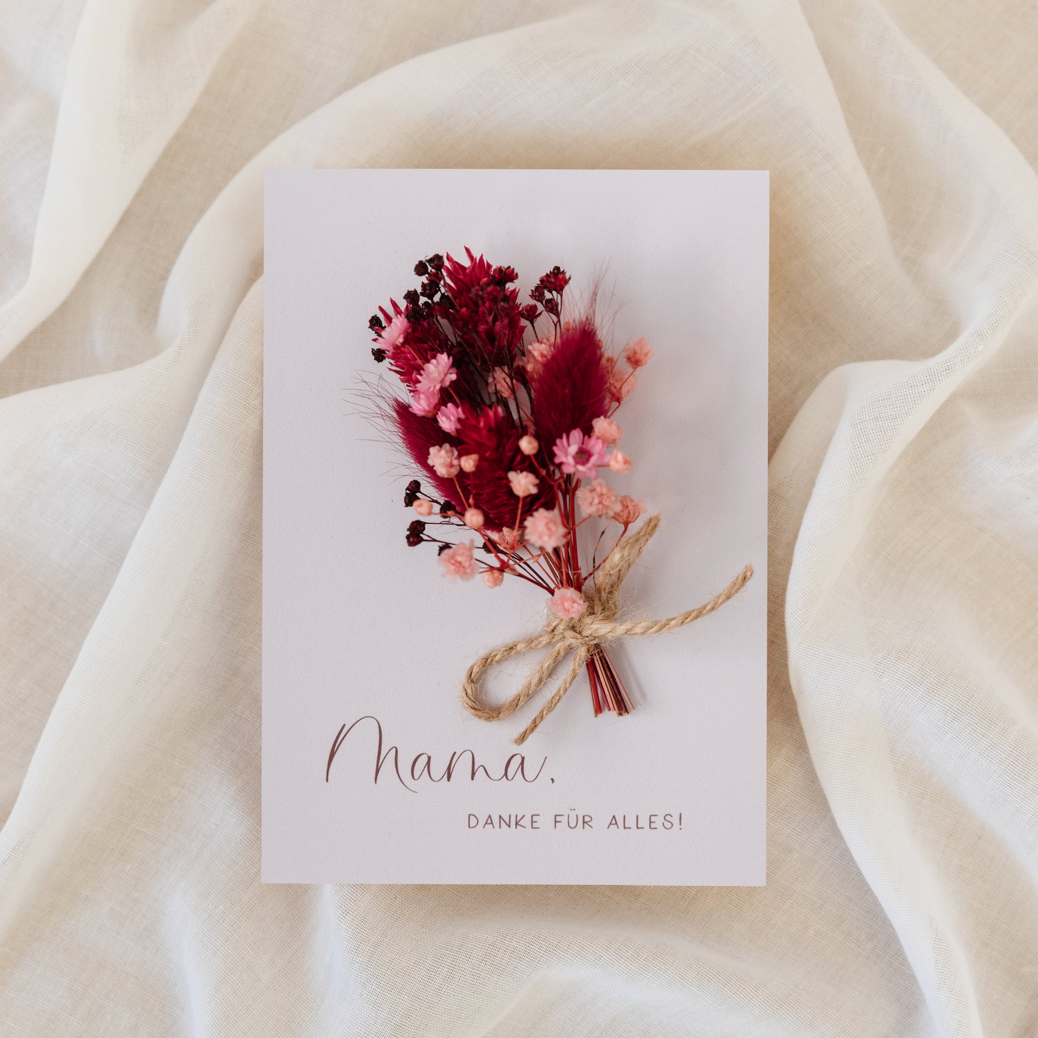 Muttertagskarte mit Trockenblumen - rot