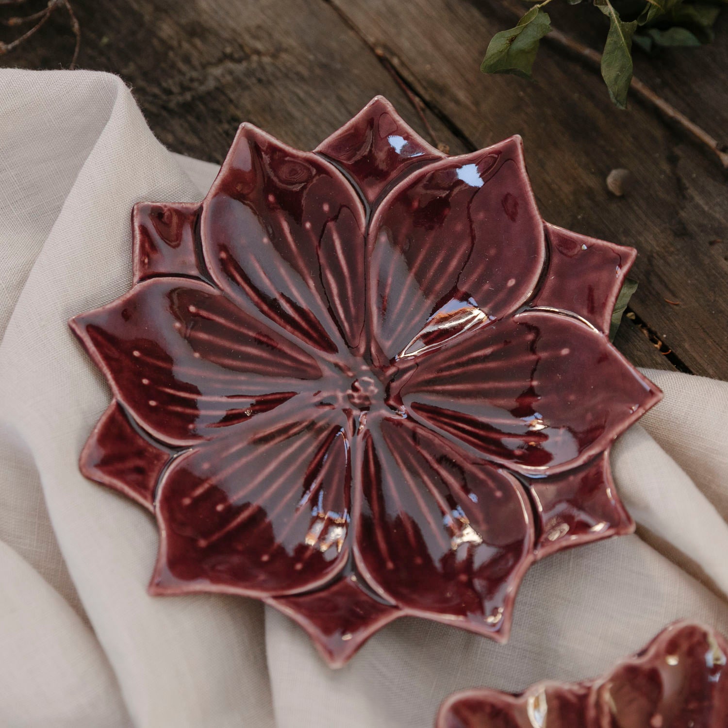 Dekoteller Lilly - plum