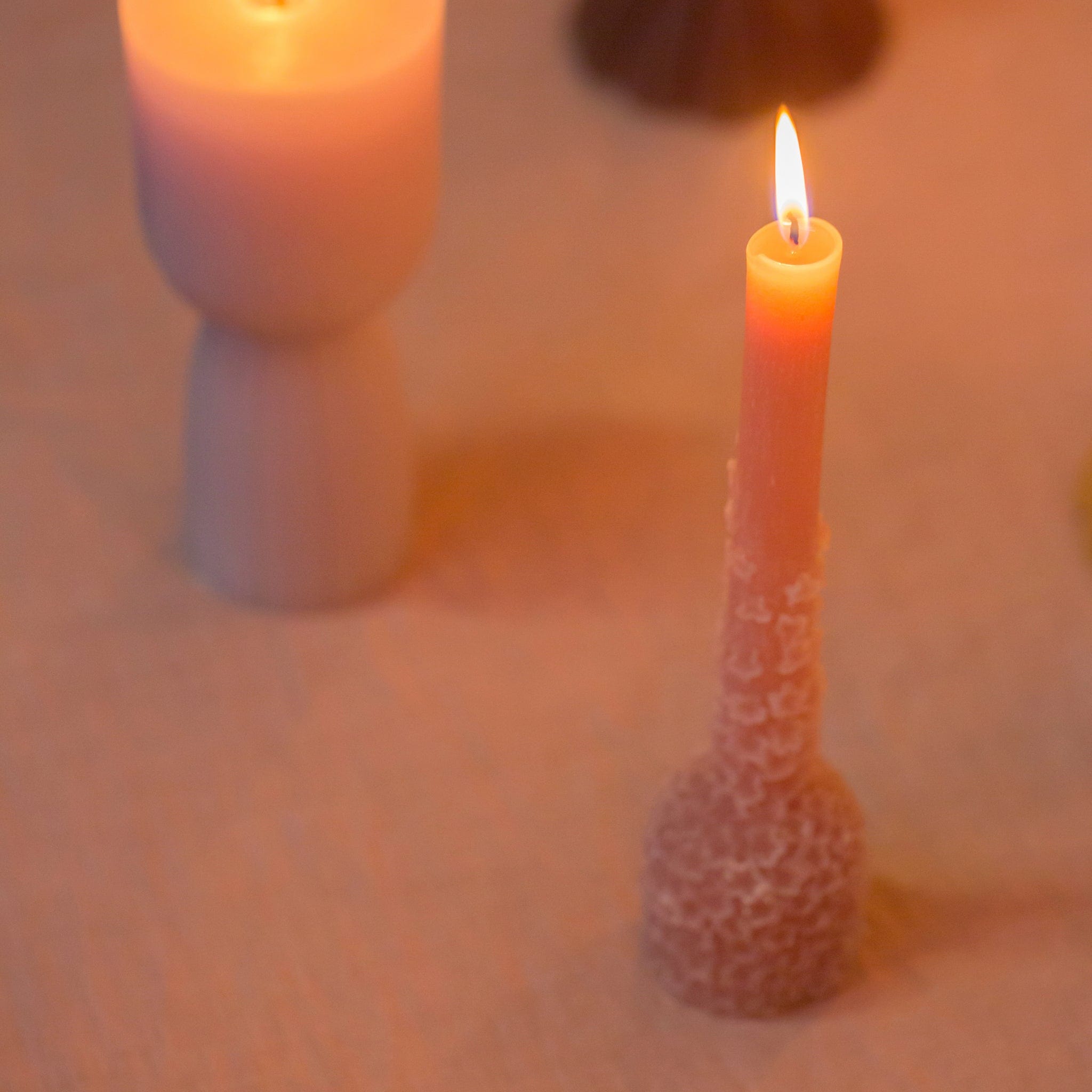 Kerze mit Blumen - caramel