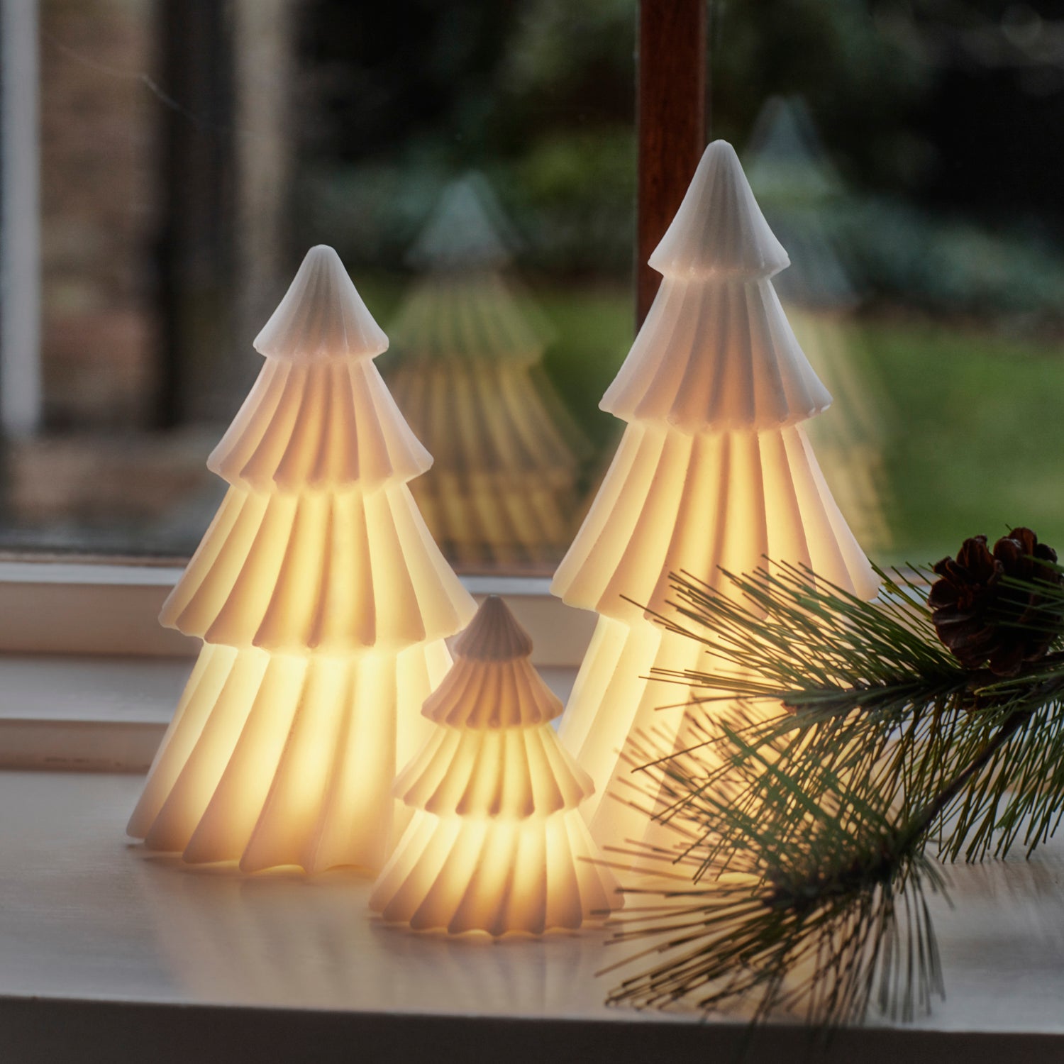 LED-Leuchte Tannenbaum Olivia Wachs - weiß