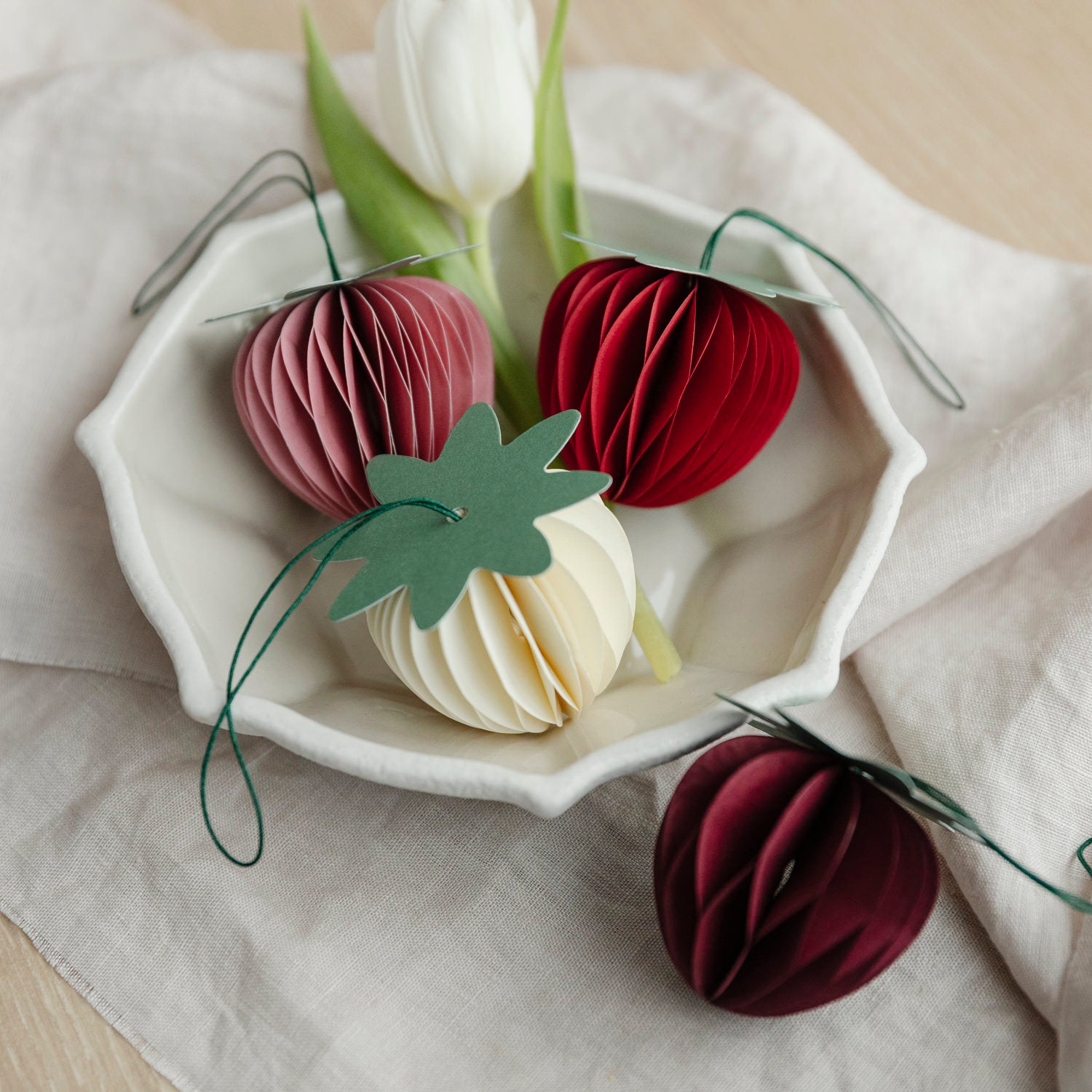 Papieranhänger Erdbeere - rot