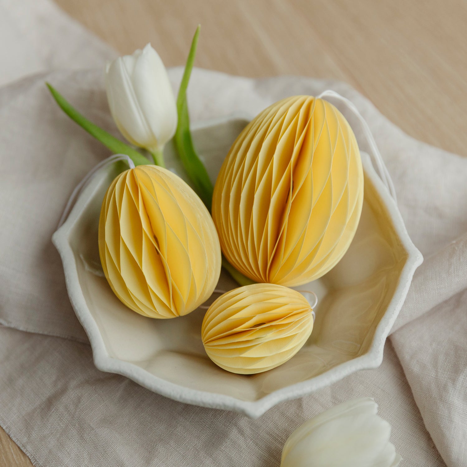 Osterei aus Papier - gelb