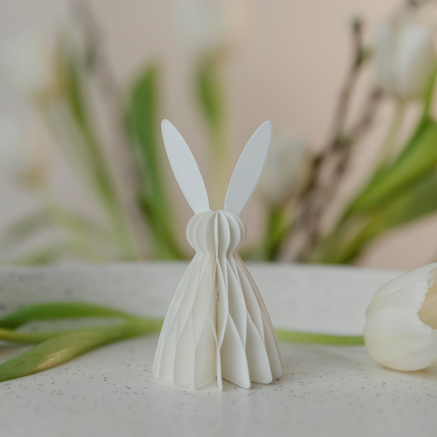 Osterhase Felix aus Papier - weiß