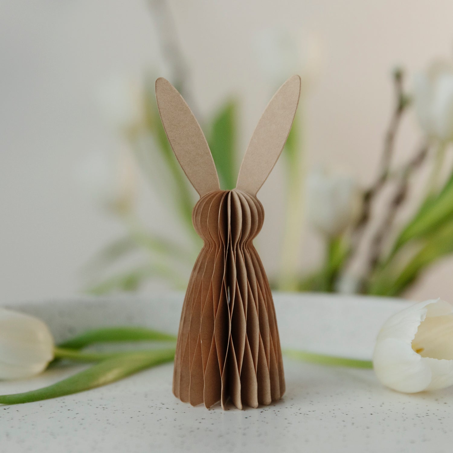 Osterhase Felix aus Papier - hellbraun