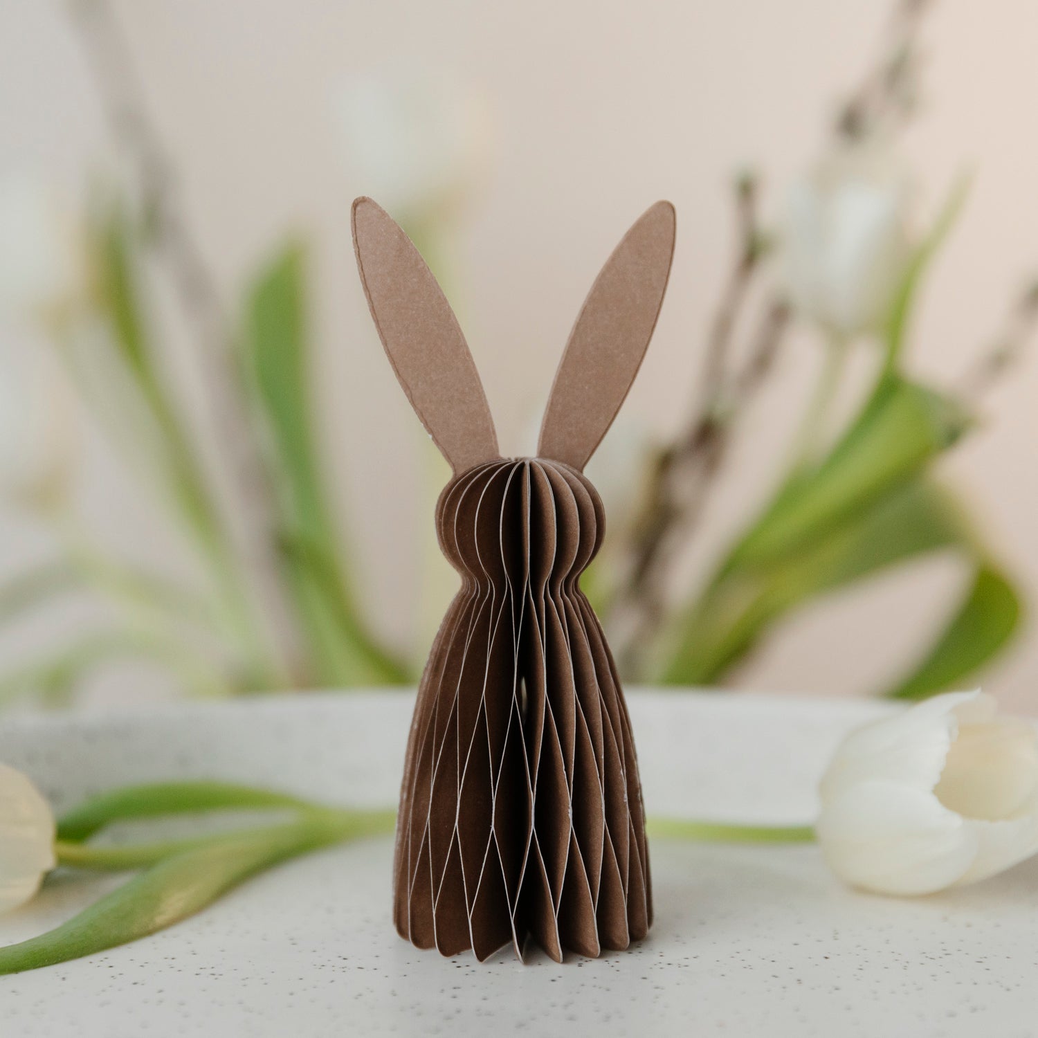 Osterhase Felix aus Papier - braun
