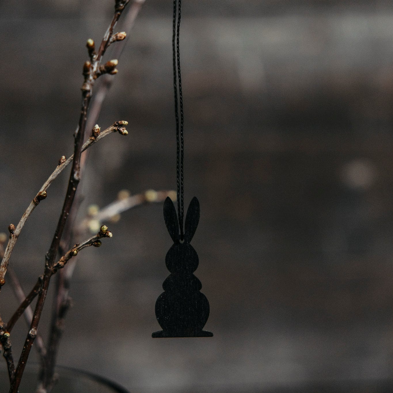 Holzanhänger Hase Hugo - schwarz