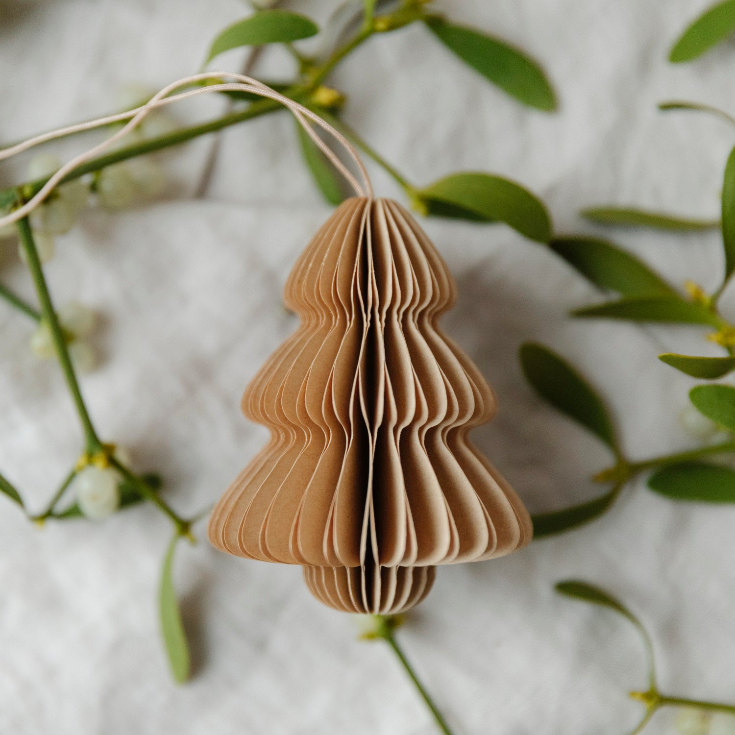 Papieranhänger Tannenbaum - hellbraun