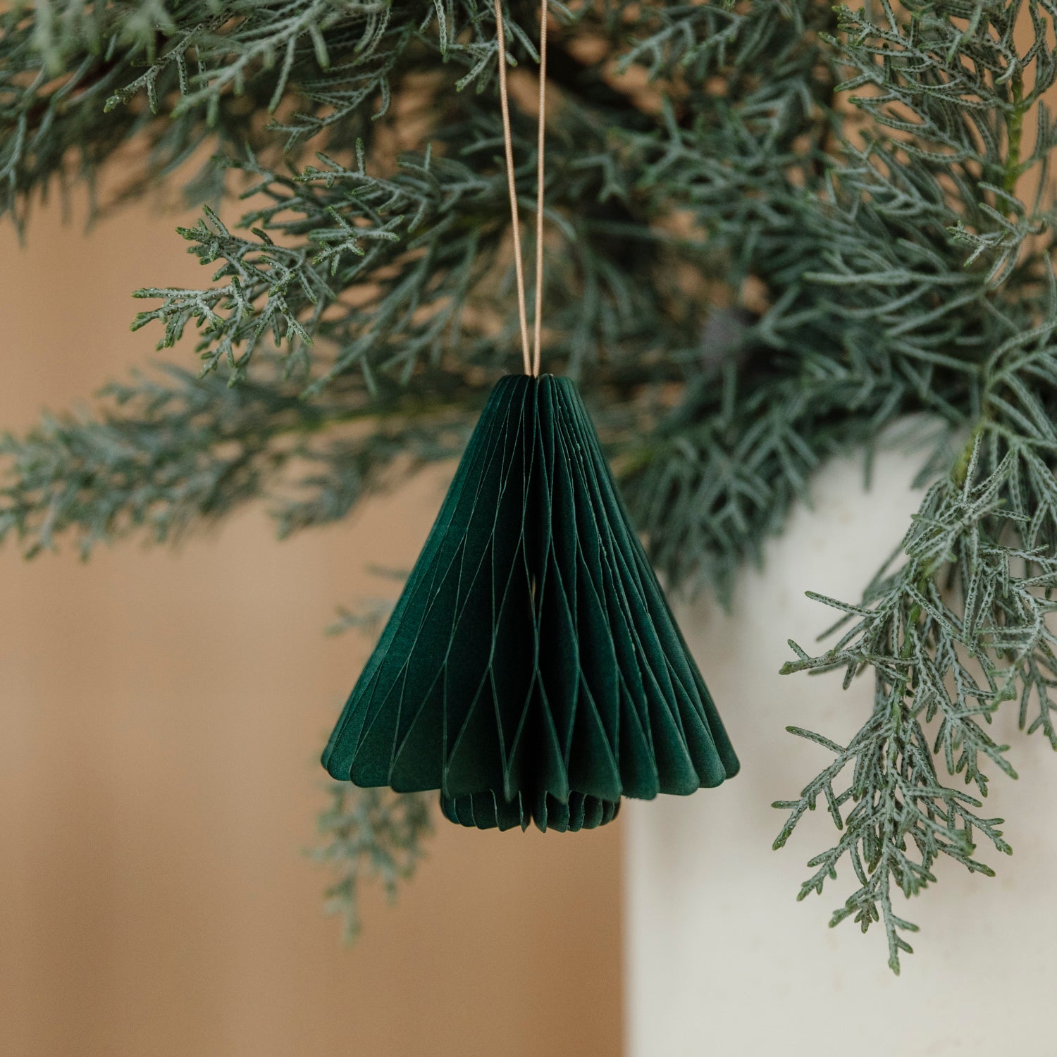 Papieranhänger Baum - dunkelgrün