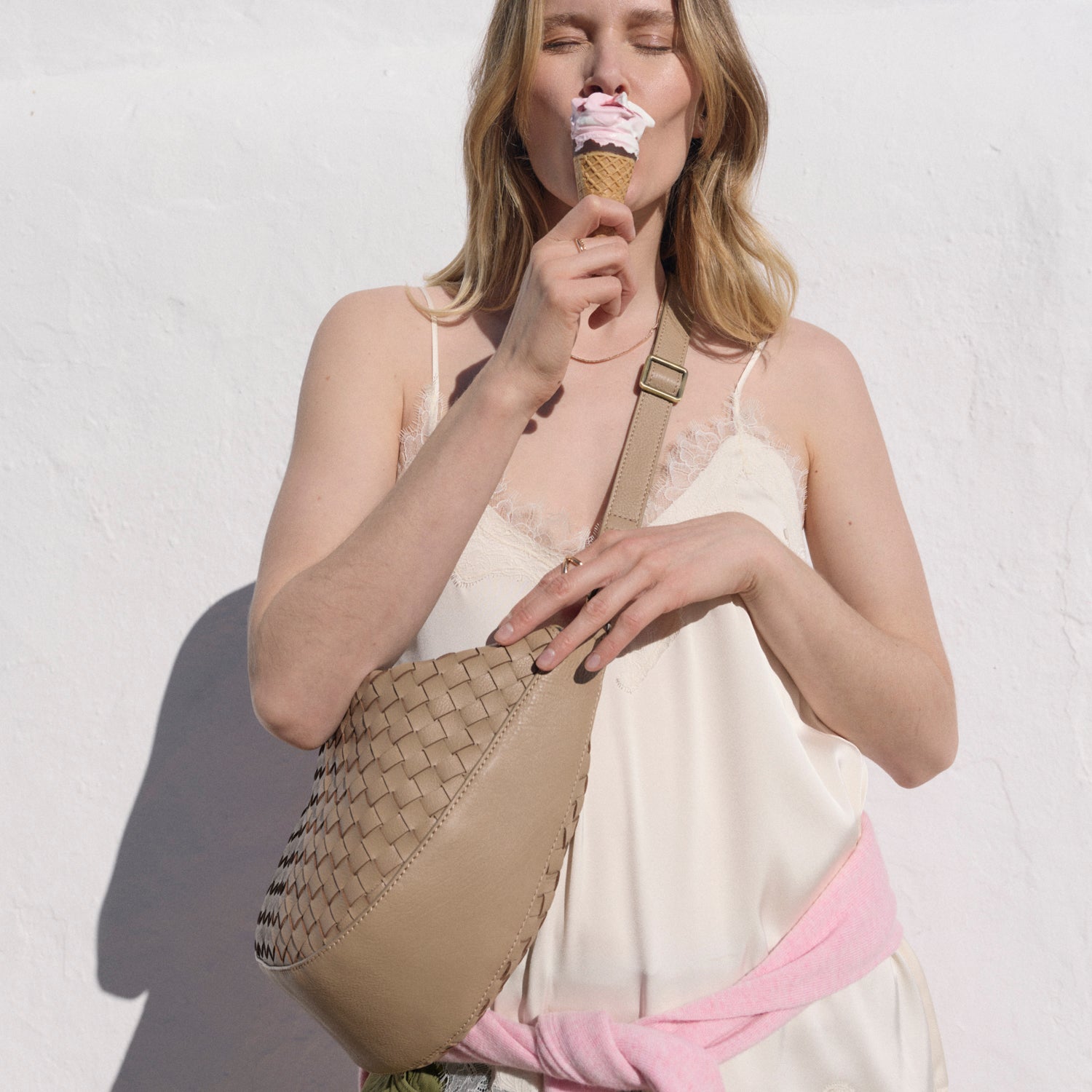 Leo Maxi Tasche - Leder Woven Sand