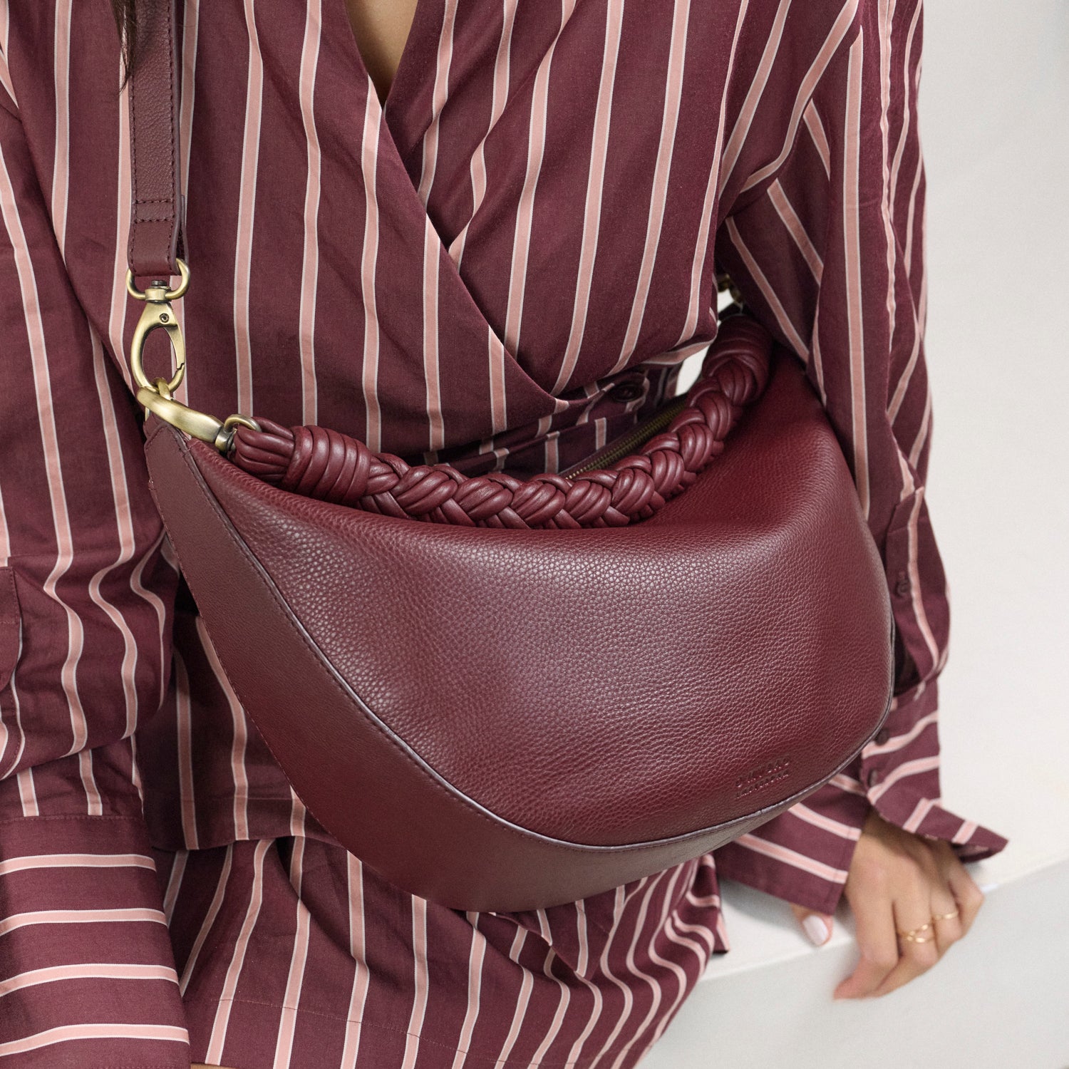 Leo Maxi Tasche - Leder Dark Cherry mit 2 Straps