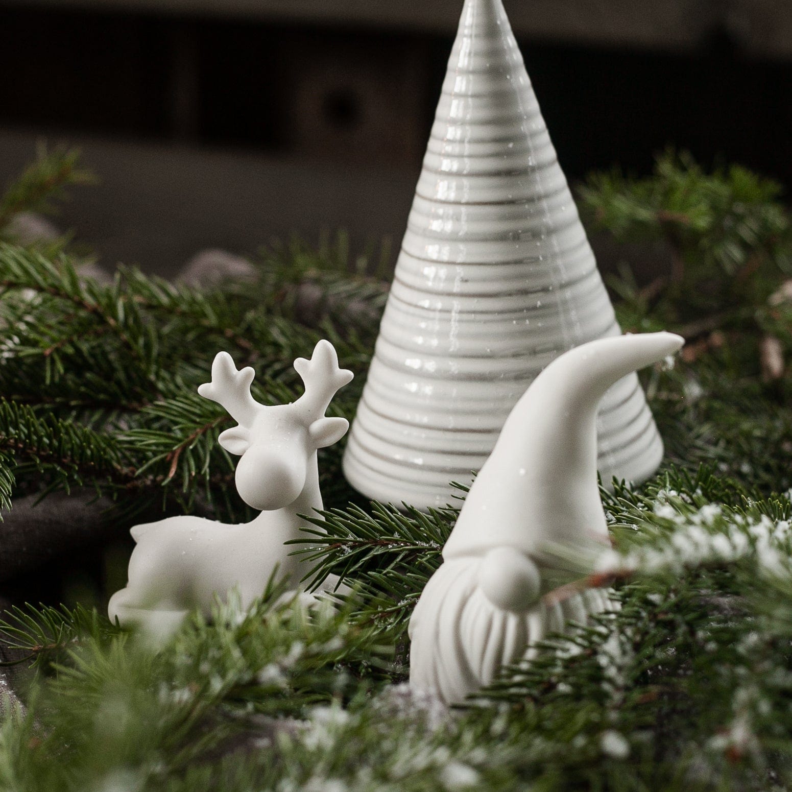 Weihnachtsfigur Rentier Sten sitzend
