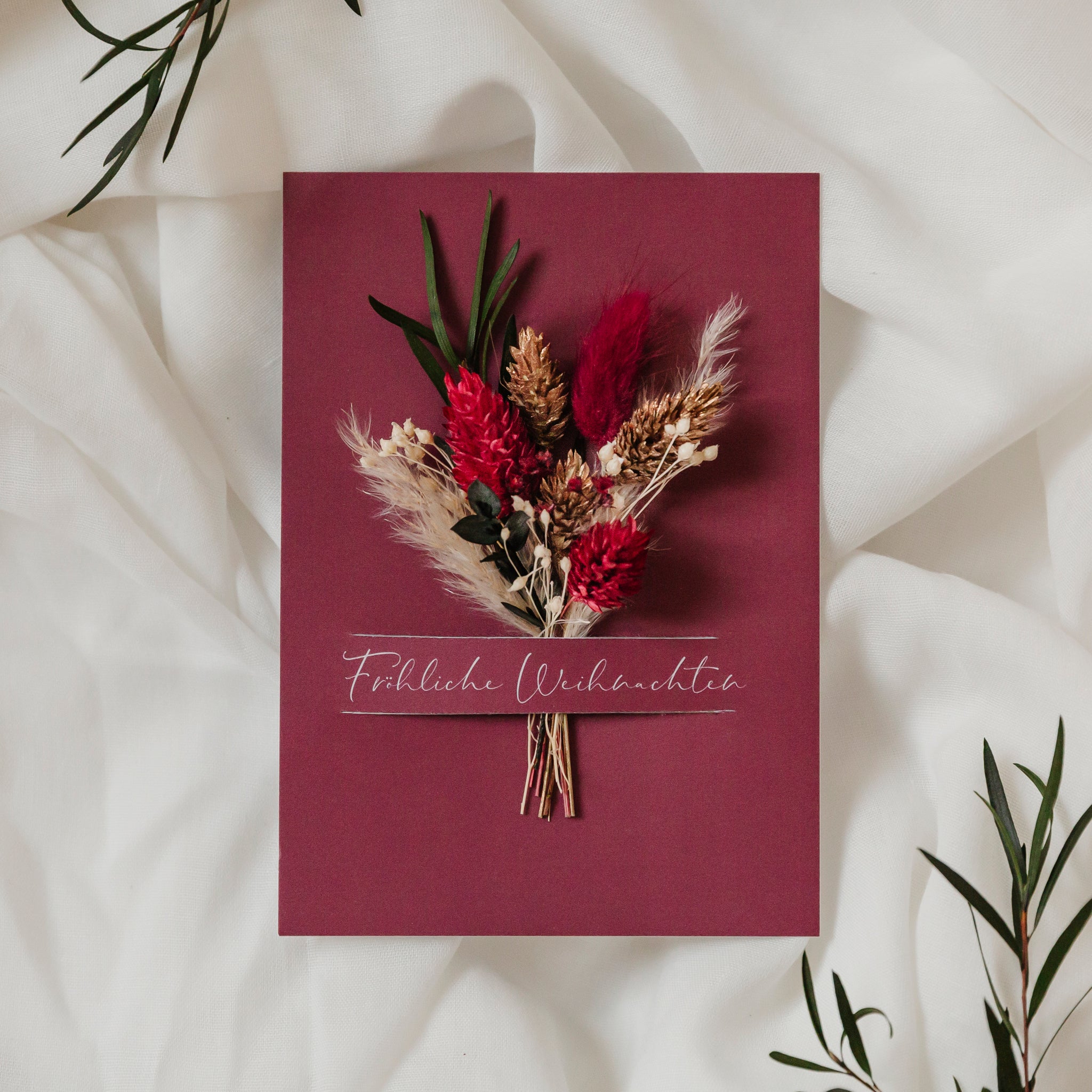 Weihnachtskarte mit Trockenblumen - rot
