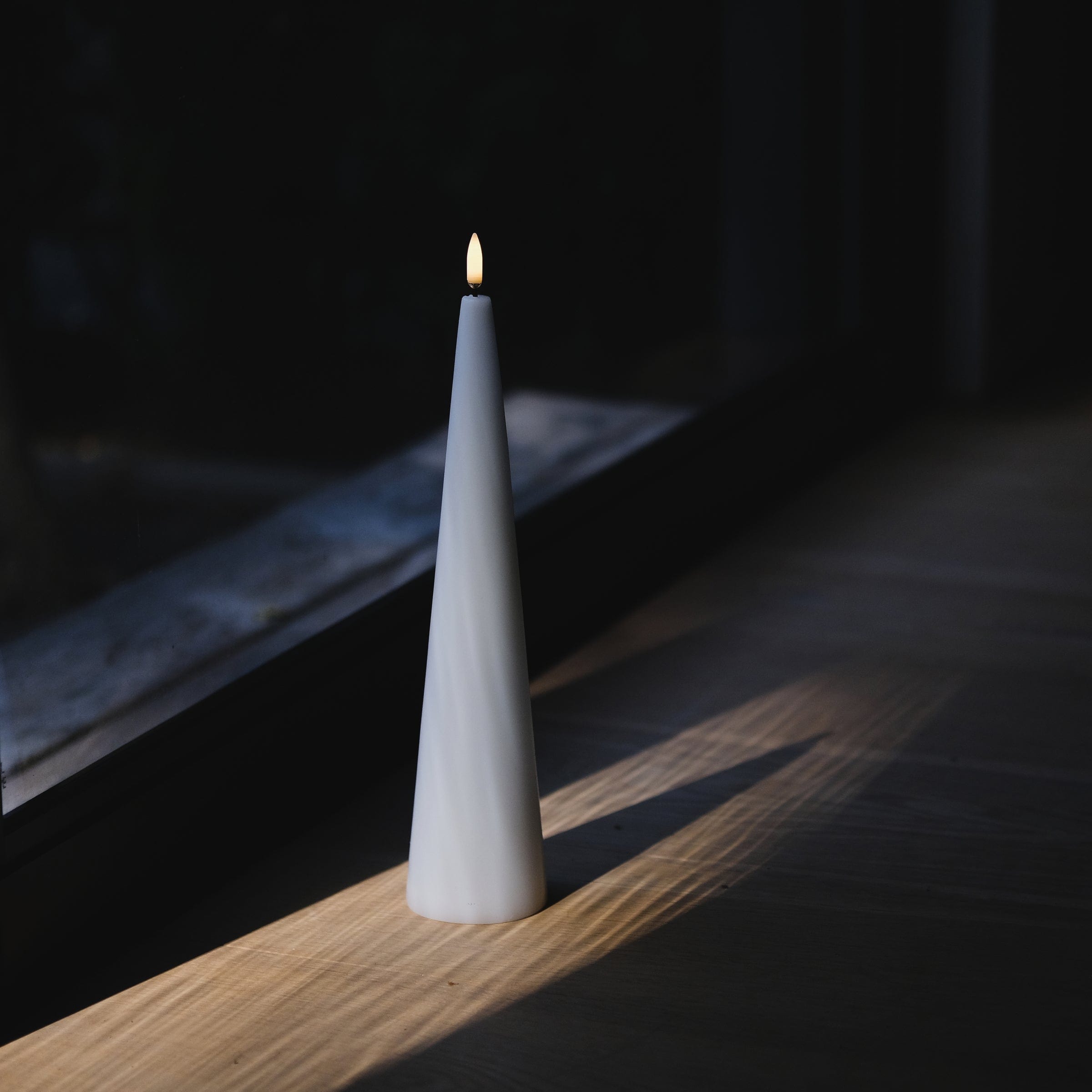 Uyuni Cone LED Kerze - weiß