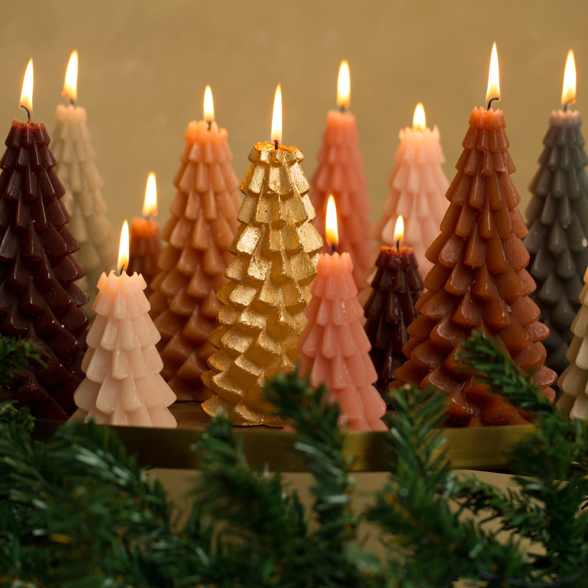 Weihnachtskerze Tannenbaum - gold