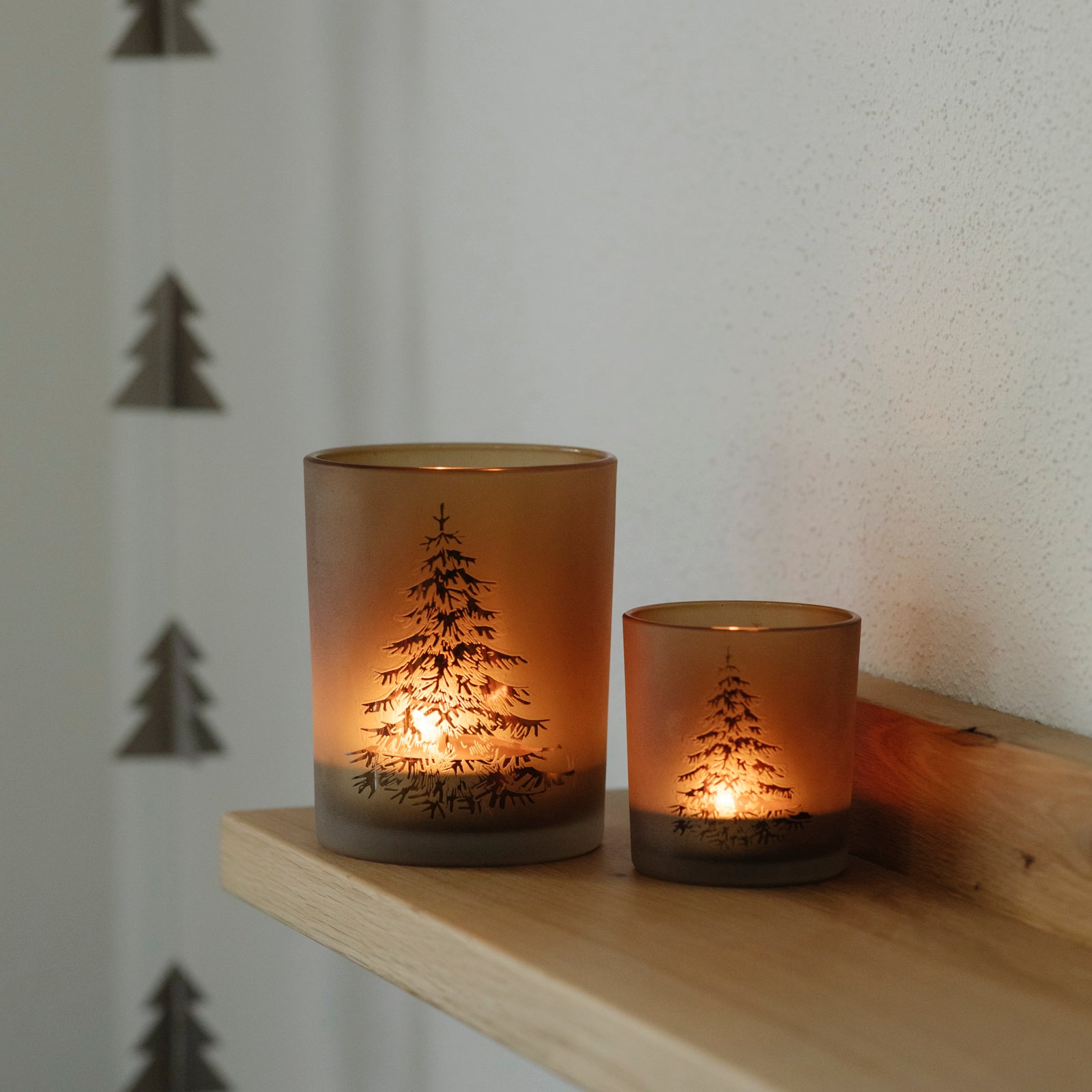 Windlicht Tannenbaum aus Glas - braun