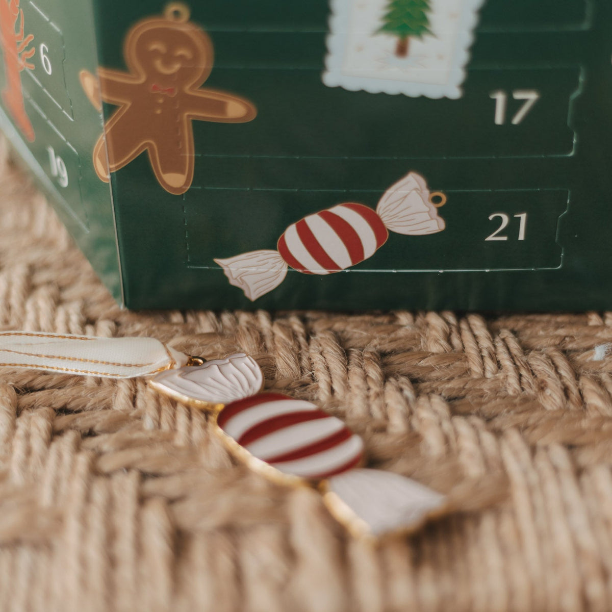 Eulenschnitt Adventskalender Baumanhänger