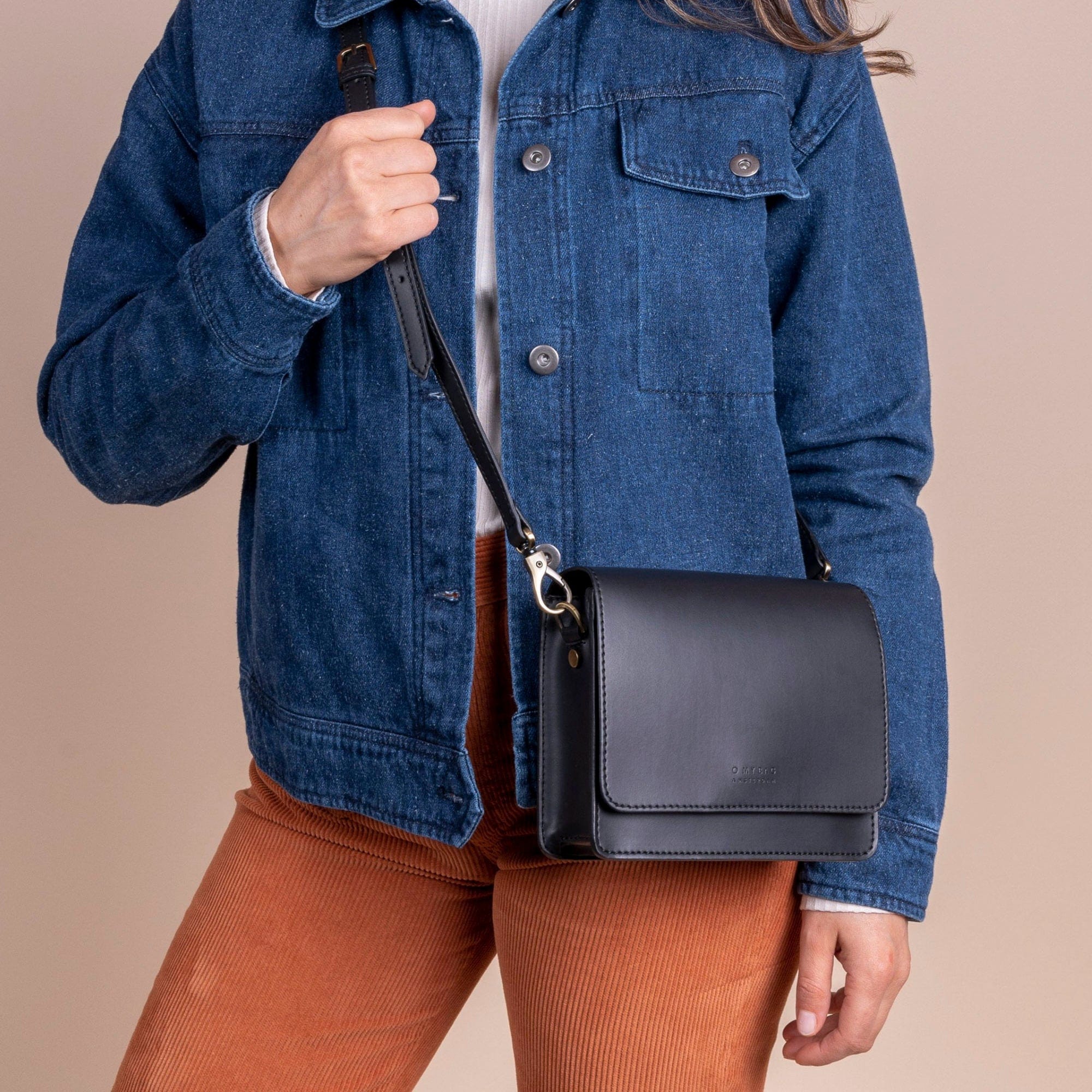 Audrey Mini Tasche - Veganes Apfelleder Schwarz mit 2 Straps