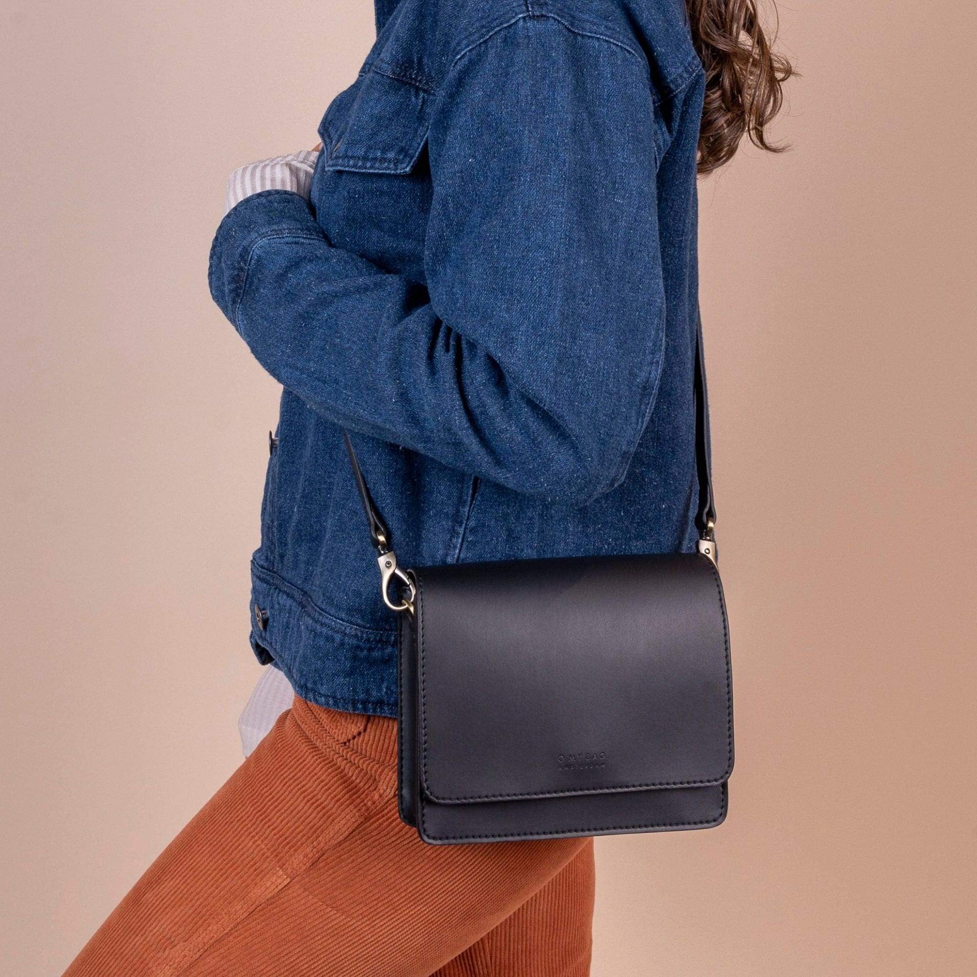 Audrey Mini Tasche - Veganes Apfelleder Schwarz mit 2 Straps