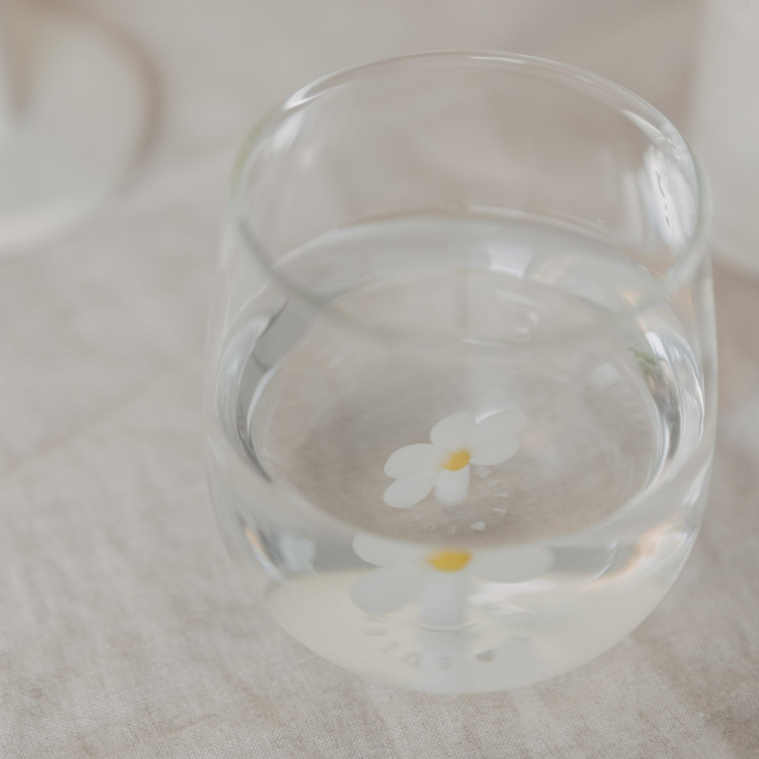 Trinkglas Daisyfigur - weiß gelb