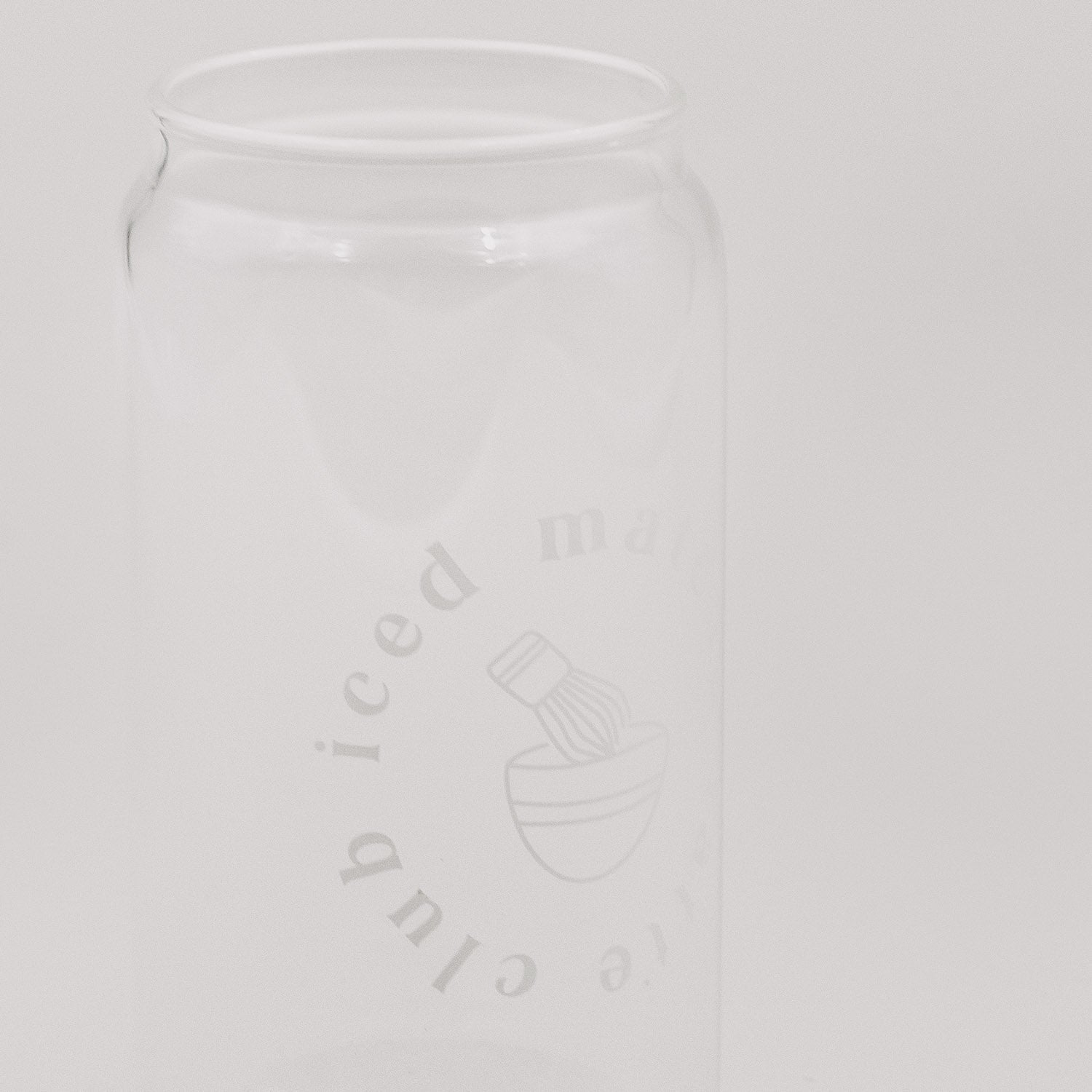 Hohes Trinkglas Iced Matcha Latte Club