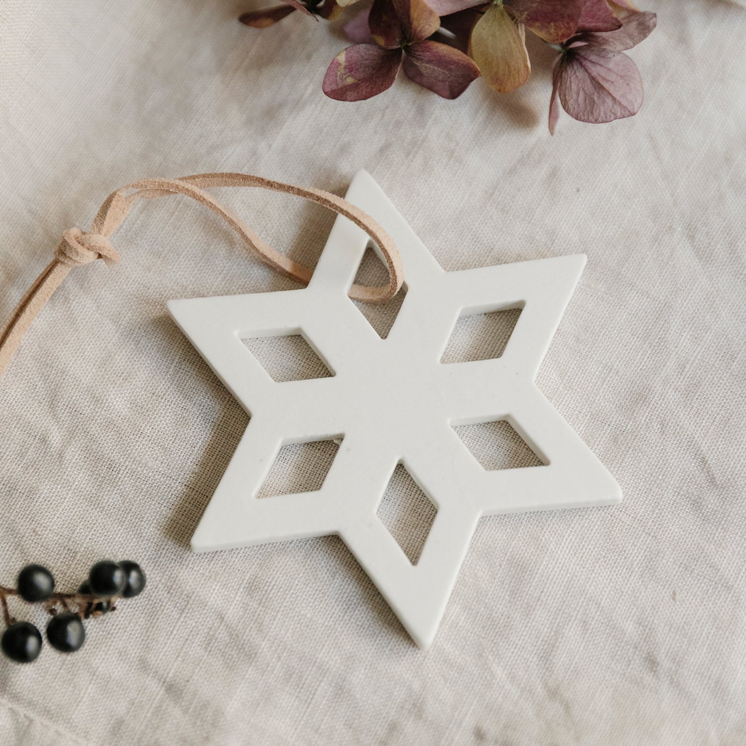 Dekoanhänger Stern 6 Zacken - weiß