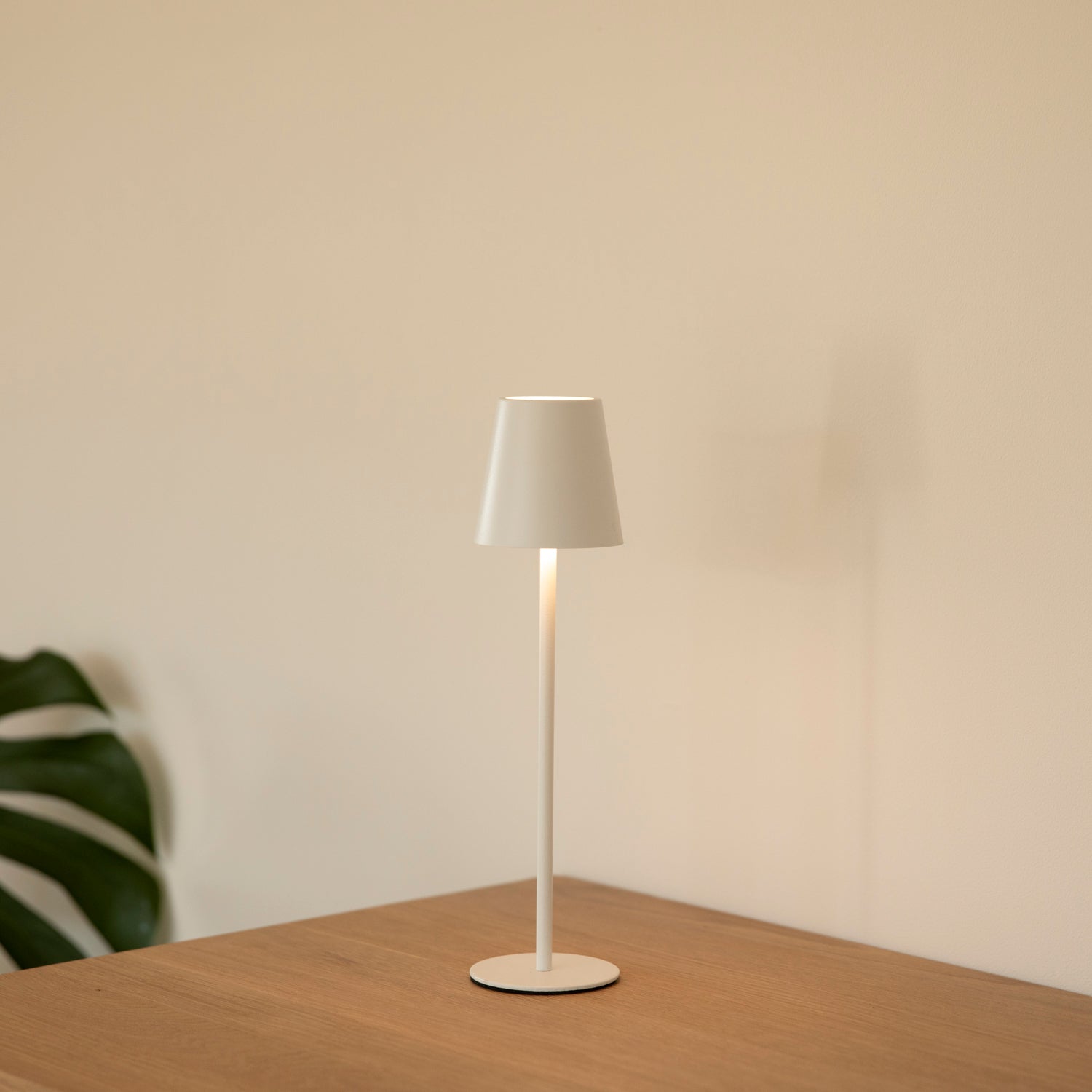 LED Tischlampe outdoor - weiß
