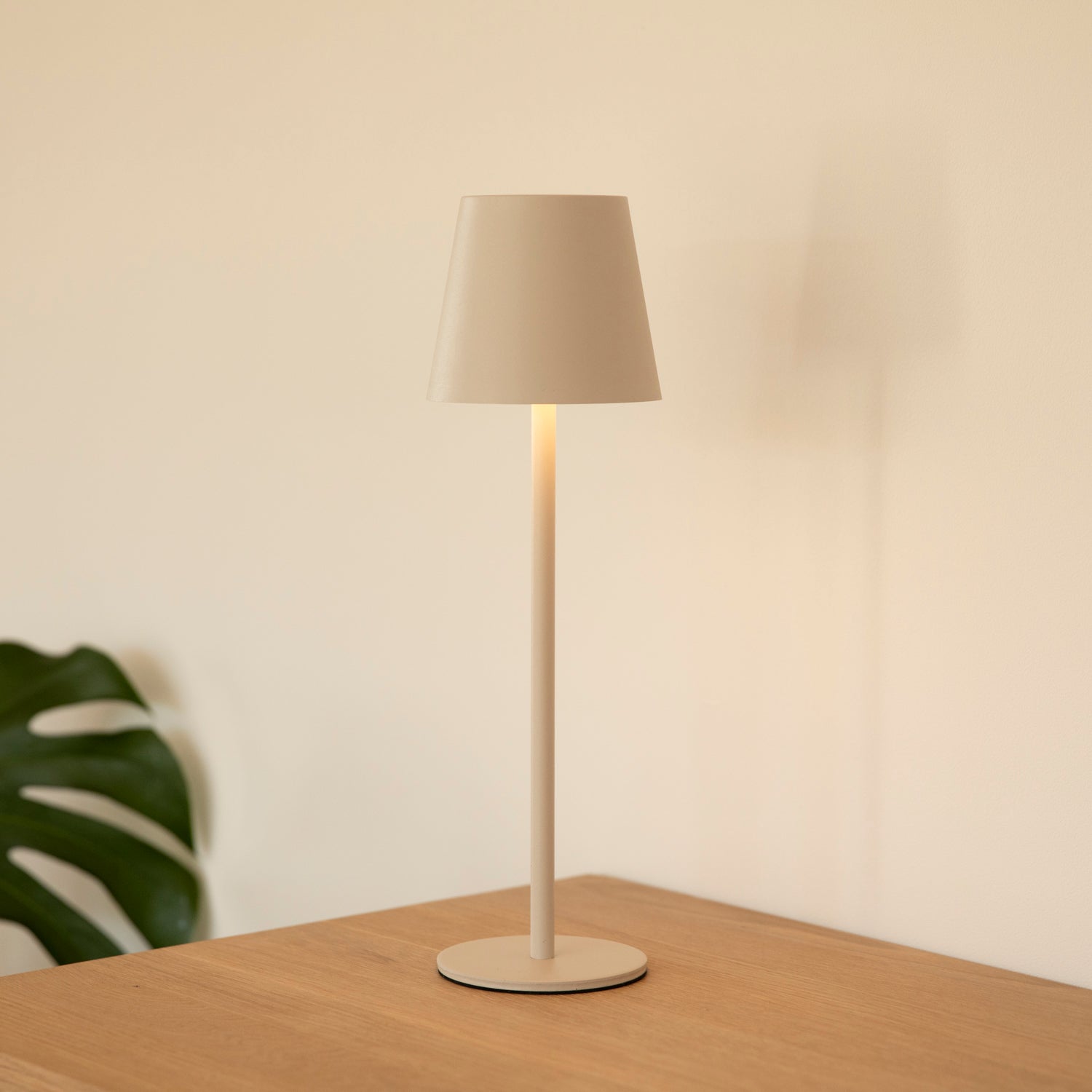 LED Tischlampe outdoor - creme