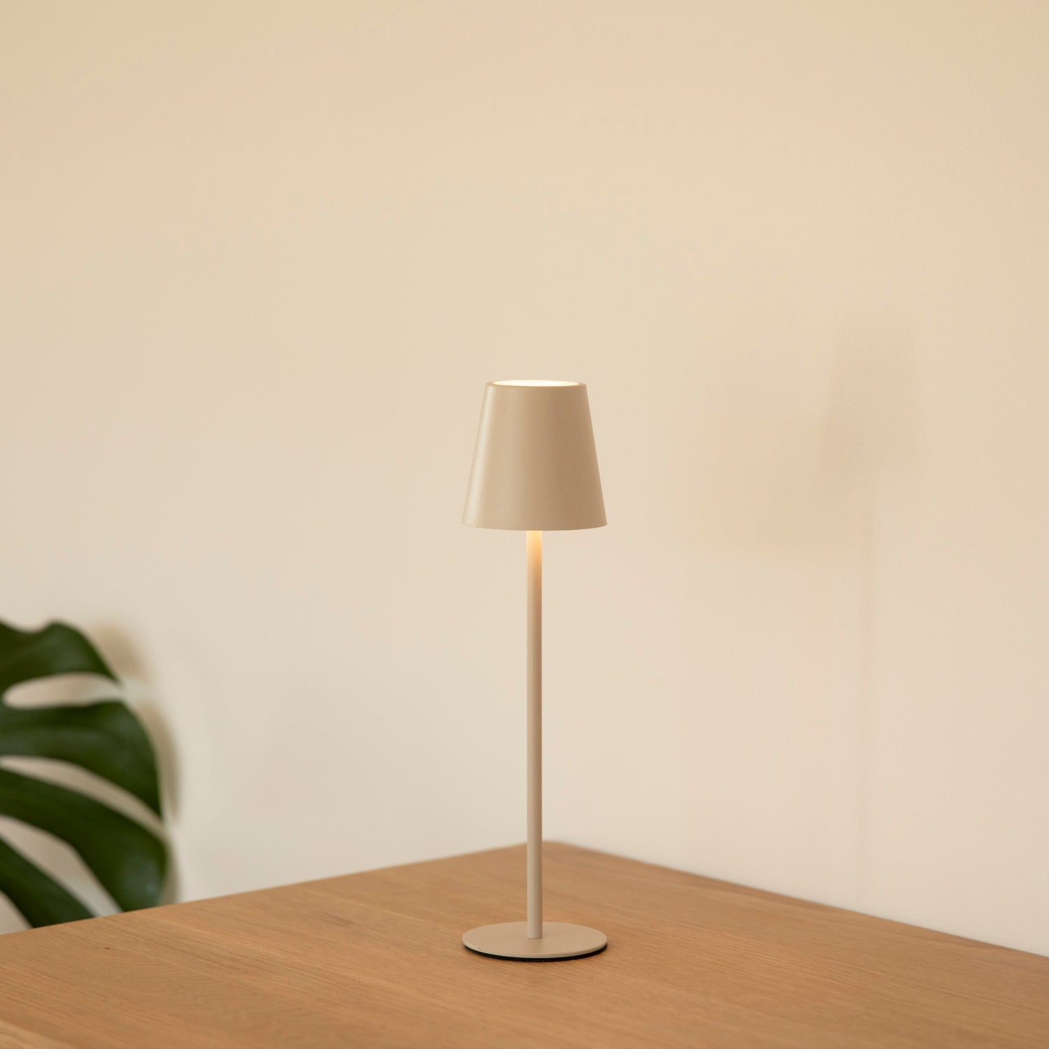 LED Tischlampe outdoor - creme