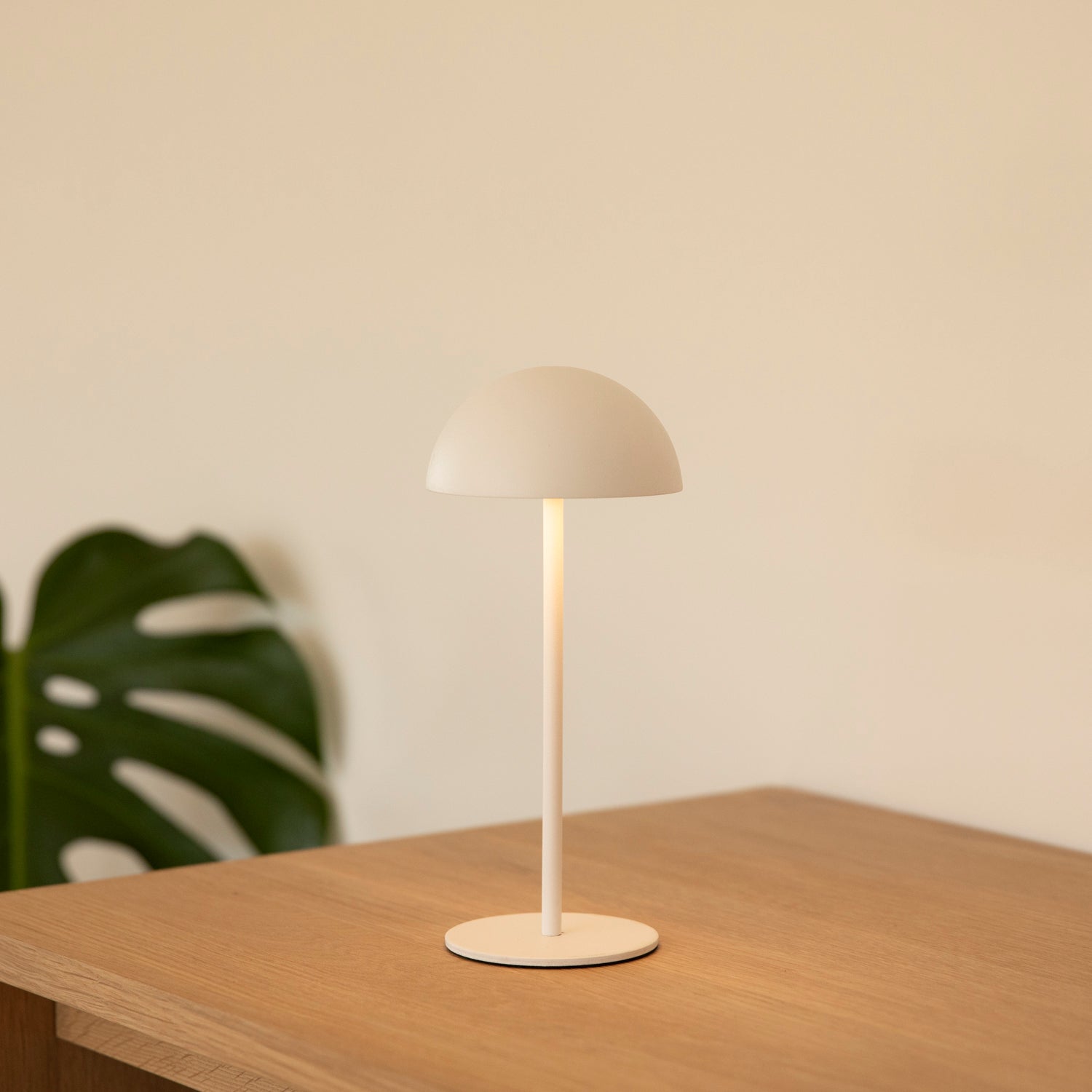 LED Tischlampe rund outdoor - weiß