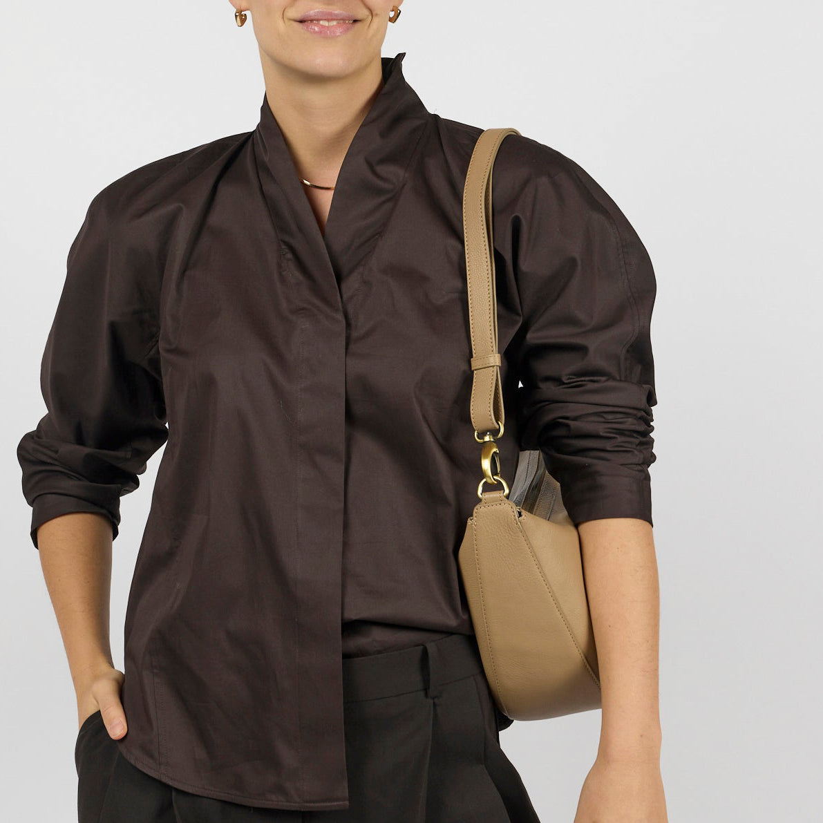 Leo Maxi Tasche - Leder Sand mit 2 Straps