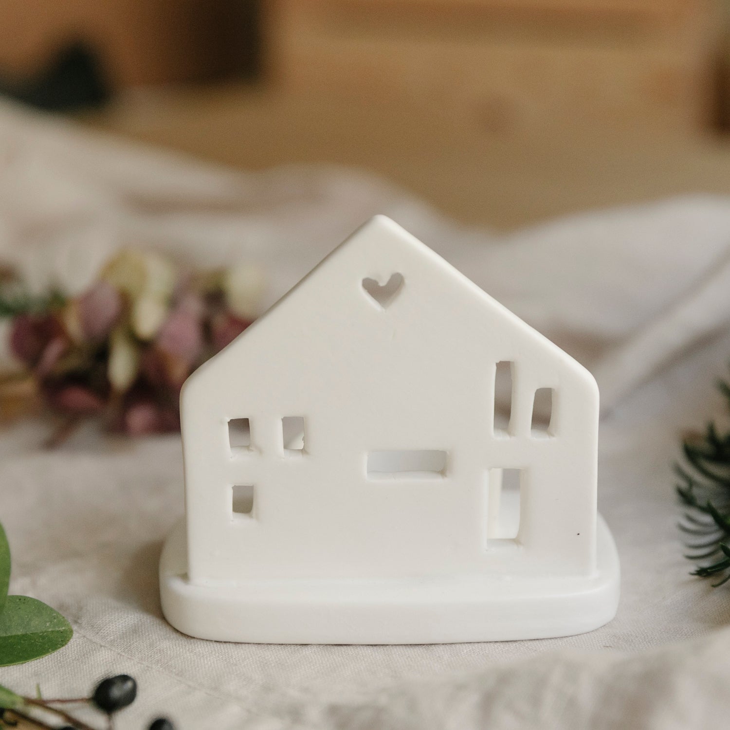 Teelichthalter Haus Herz - weiß