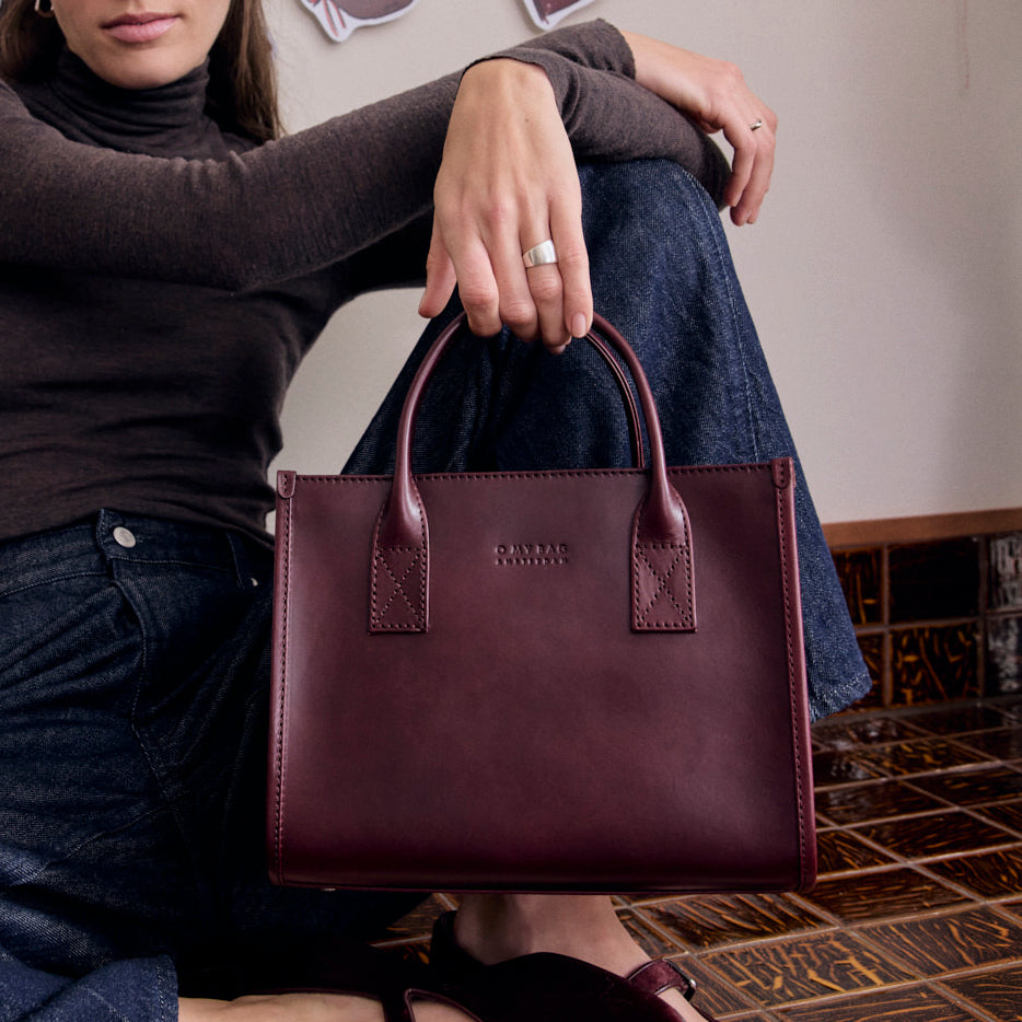 Jackie Midi Tasche - Leder Dark Cherry mit 2 Straps