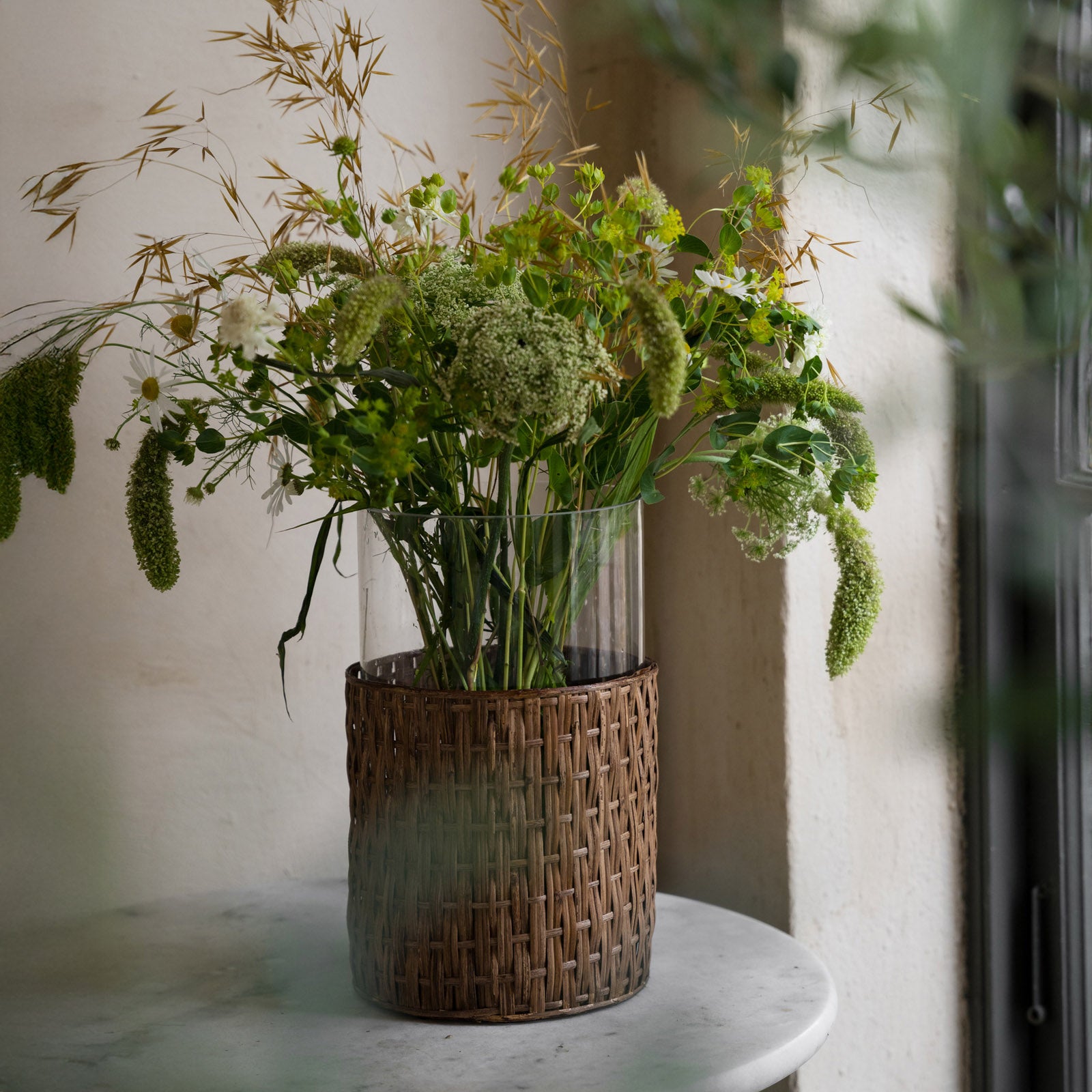 Vase / Windlicht mit Korb - dunkel