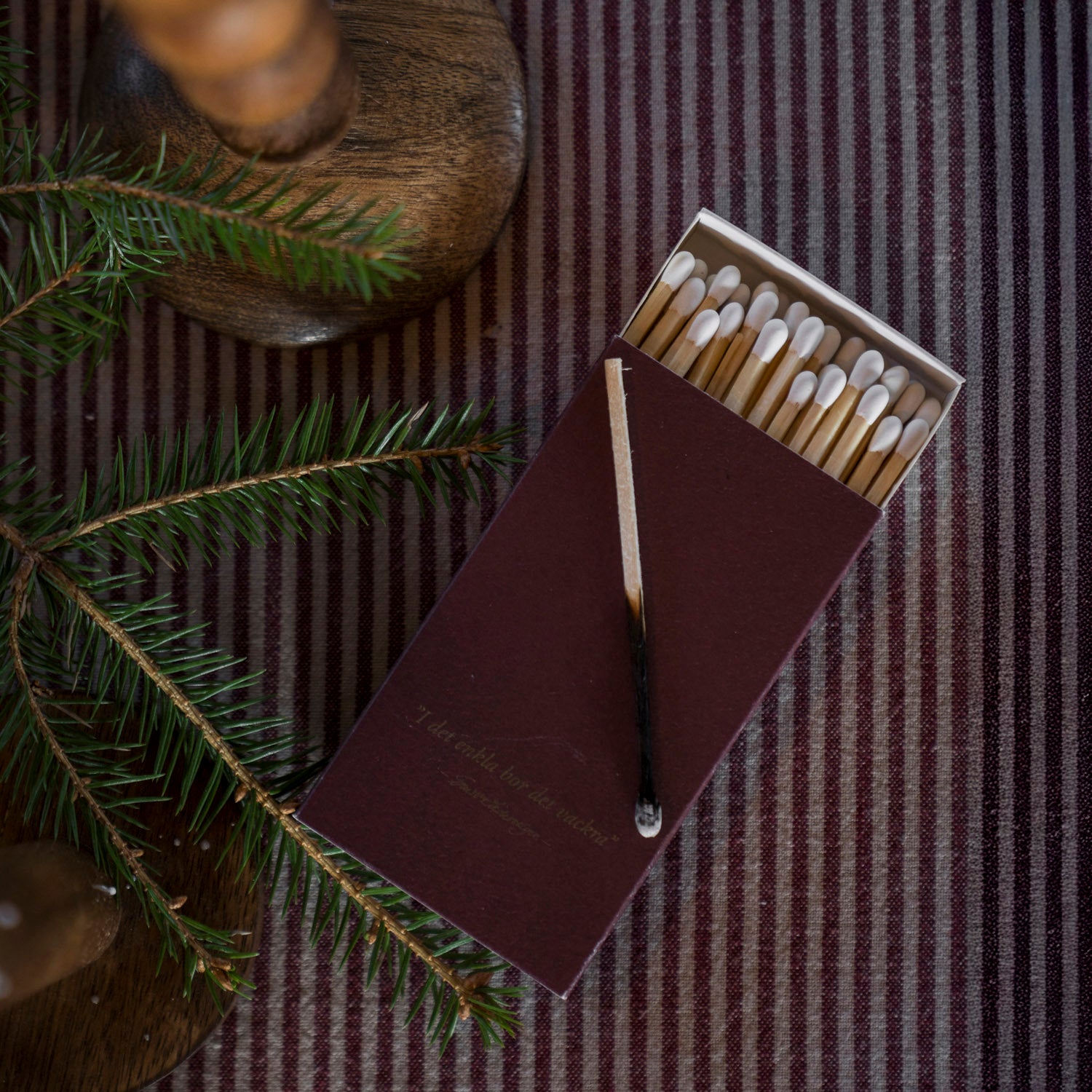 Streichhölzer von ernst - rot