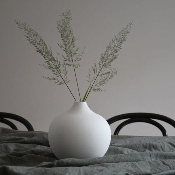 Runde Vase Fröbacken aus Keramik von Storefactory in hellgrau
