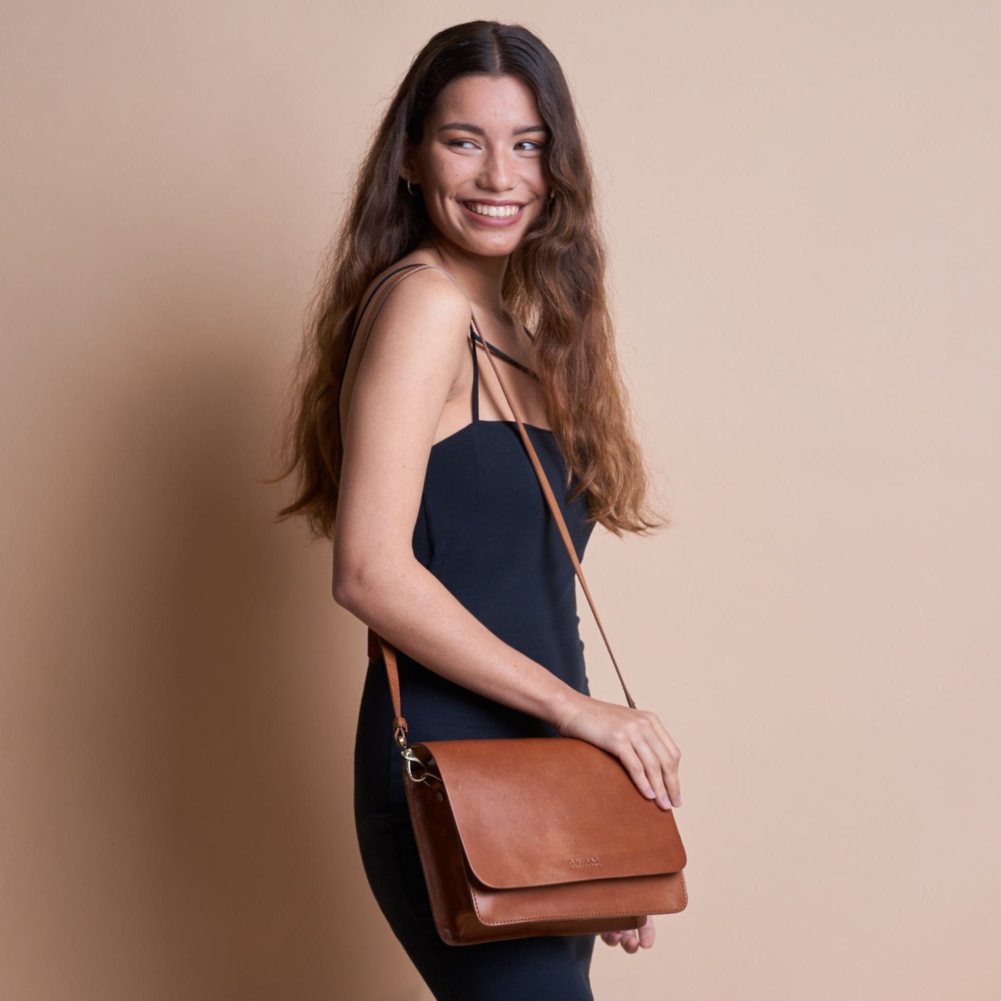 Audrey Tasche - Leder Cognac mit 2 Straps