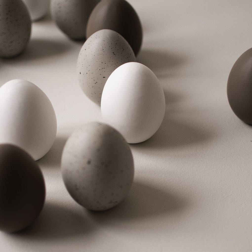 Standing Egg Osterdekoration - mole dot