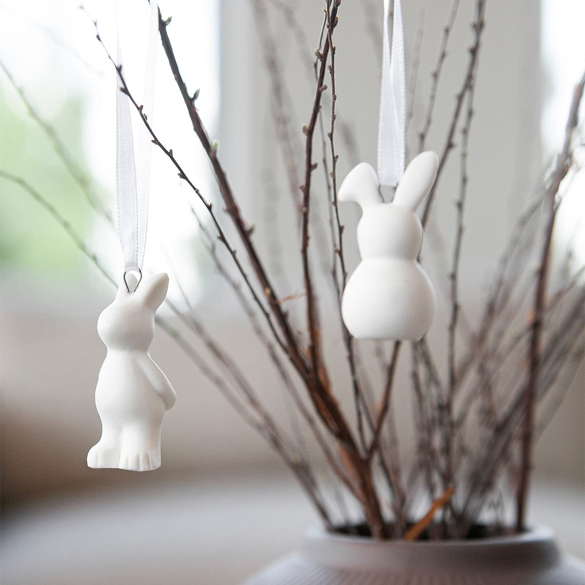 Hase Elsa mit Aufhängung - weiß