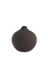 Runde Vase Fröbacken aus Keramik von Storefactory in Anthrazit mit Rillen
