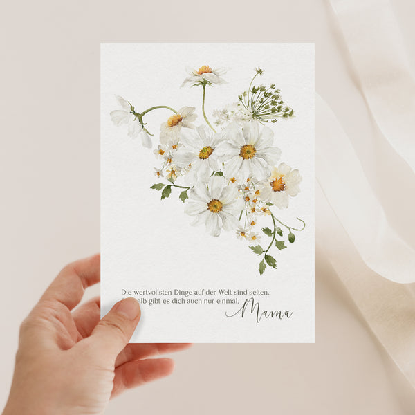 Muttertagskarte mit Blumenmotiv und Spruch in weiß, gelb und grün