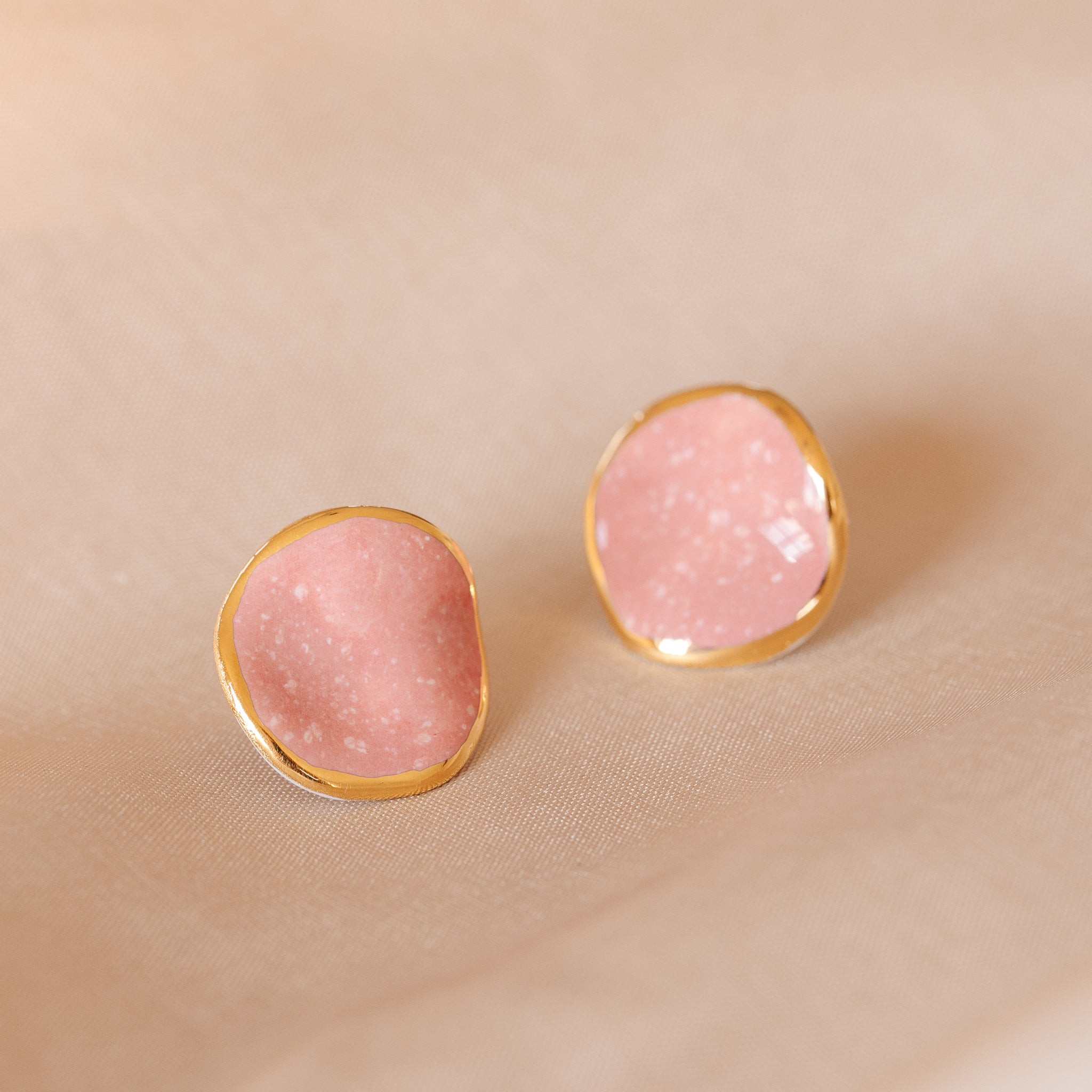 Ohrringe Petal aus Porzellan in rosa