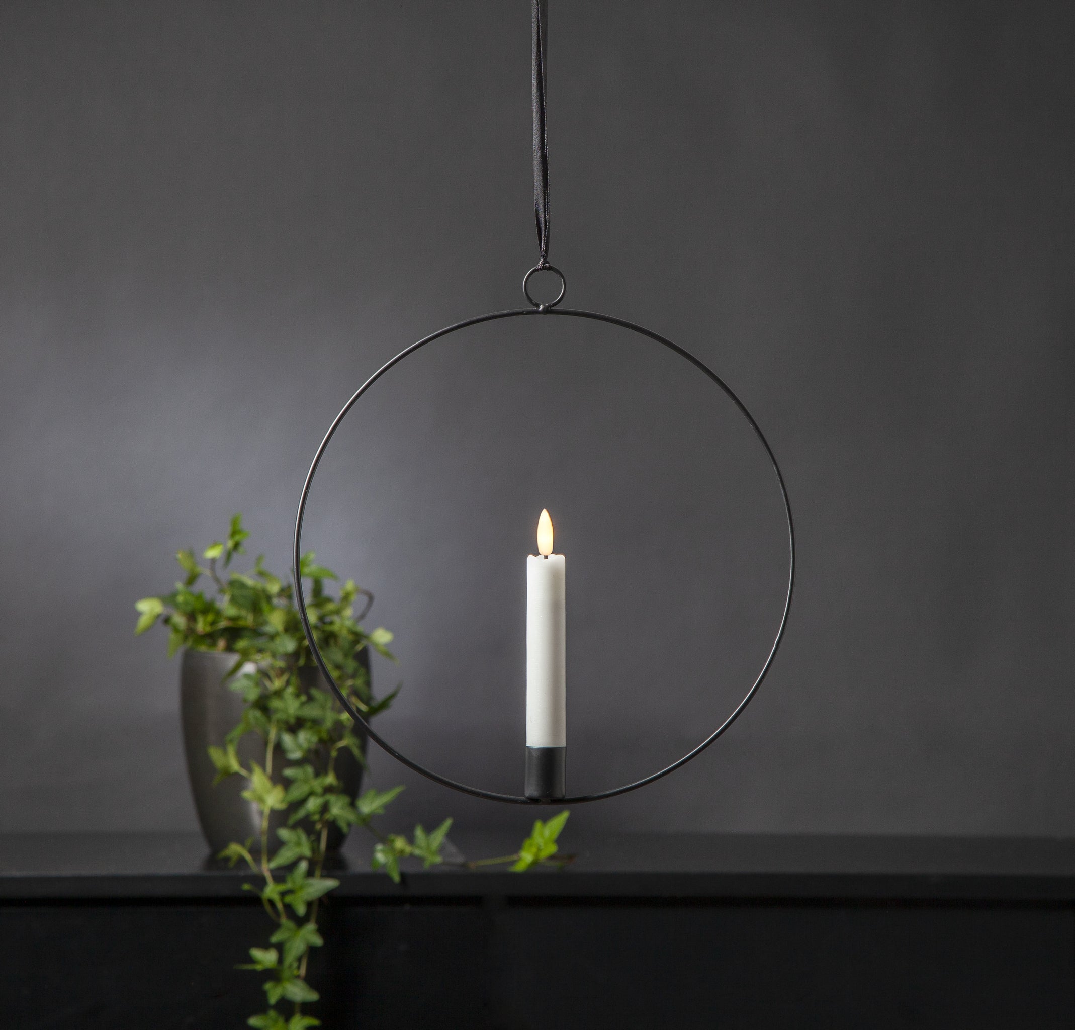 Metallring / Hoop 28cm mit LED Kerze - schwarz