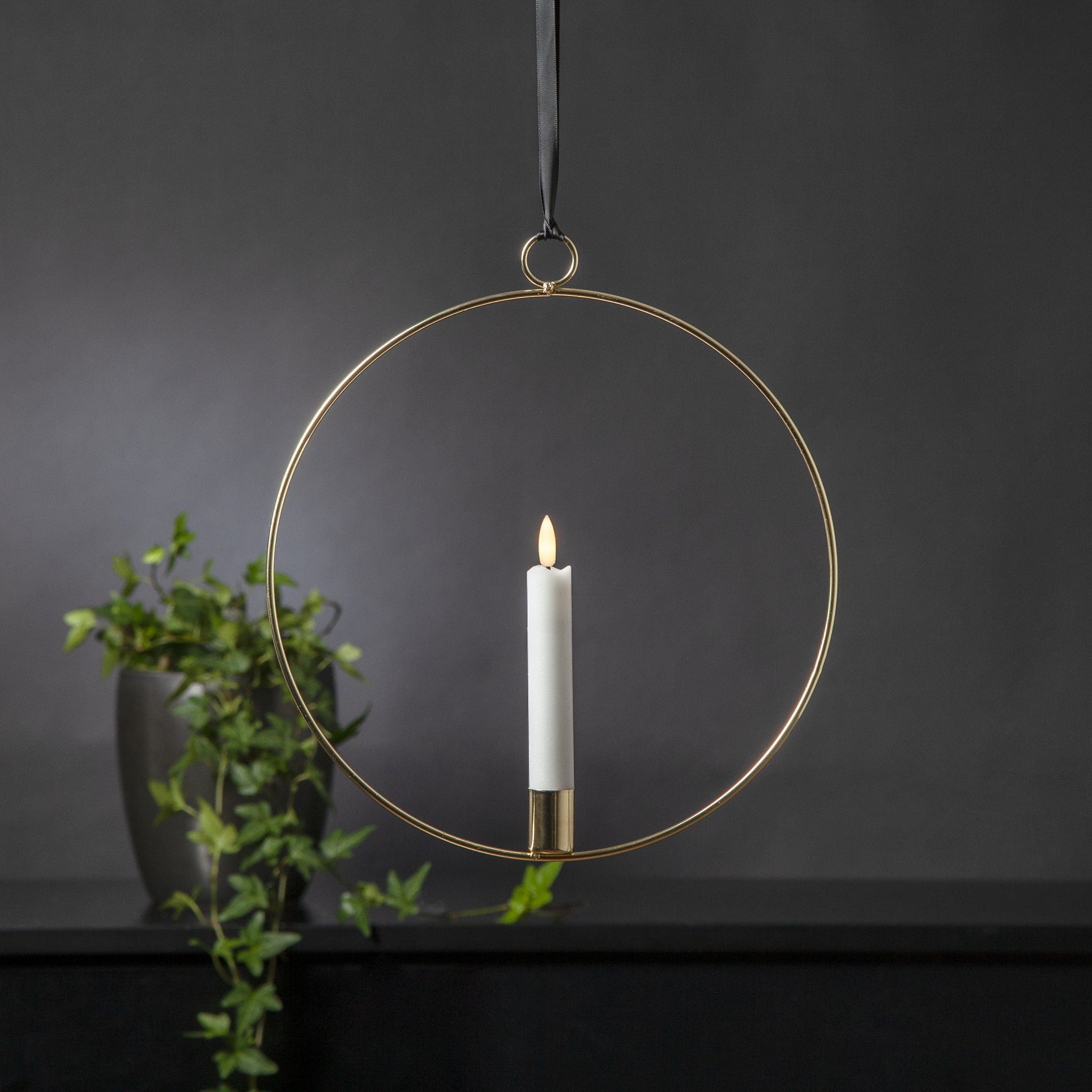 Metallring / Hoop 28cm mit LED Kerze - gold