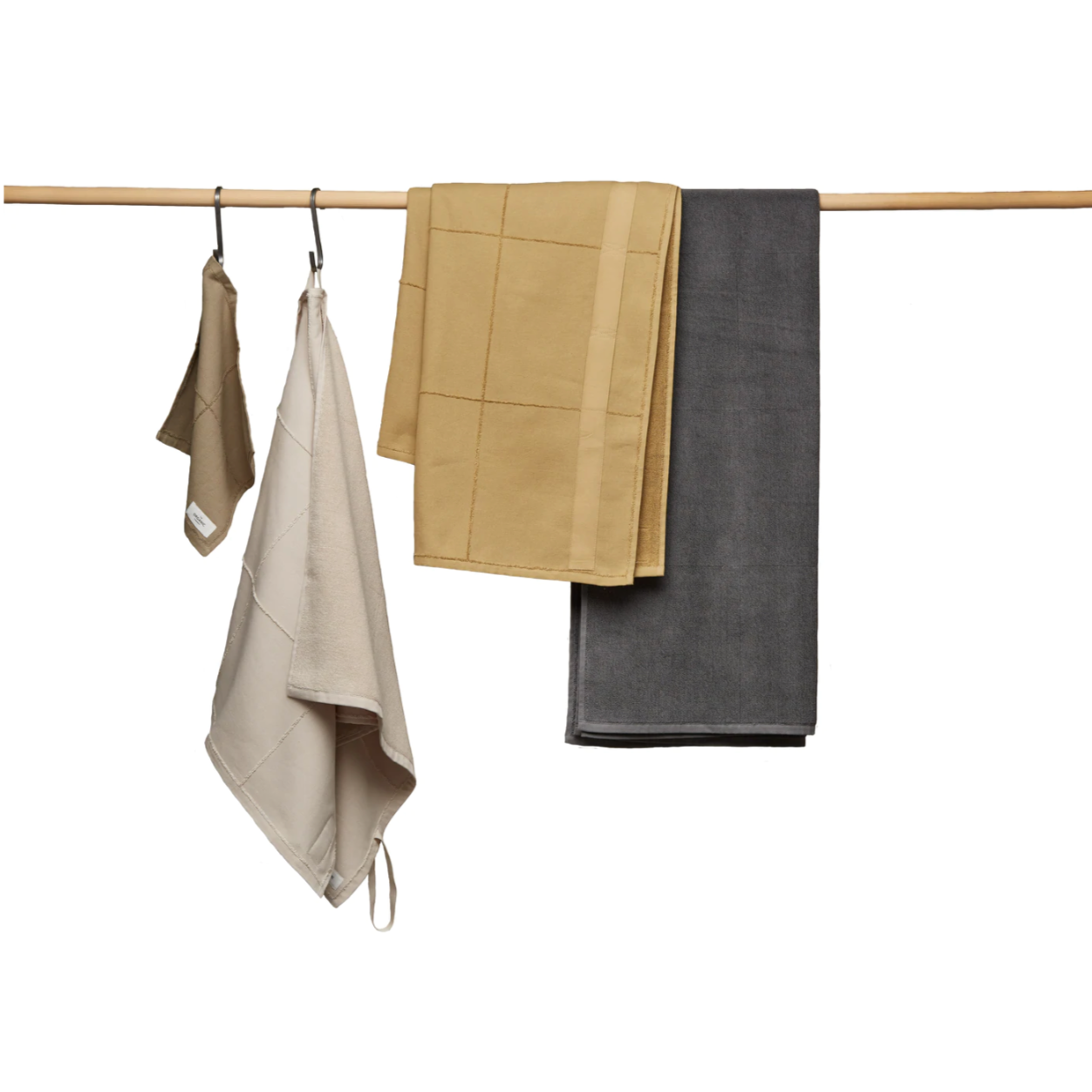 CALM Handtuch Towel To Wrap in Dunkelgrau Nachhaltigkeit The Organic Company 70 x 160 cm